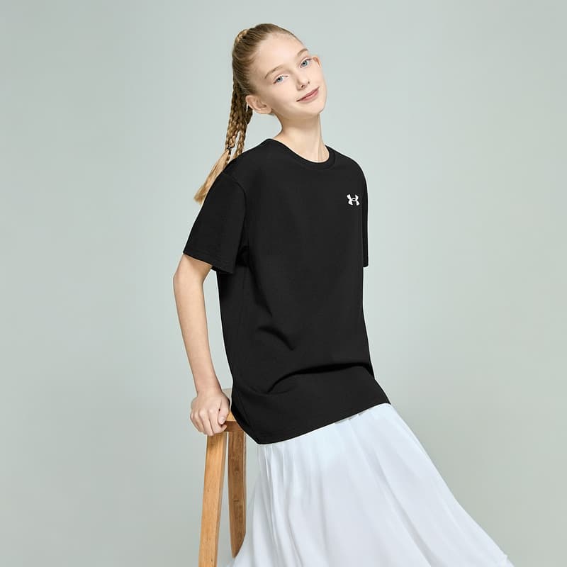 Футболка Under Armour Черные Детские Футболки - изображение 3