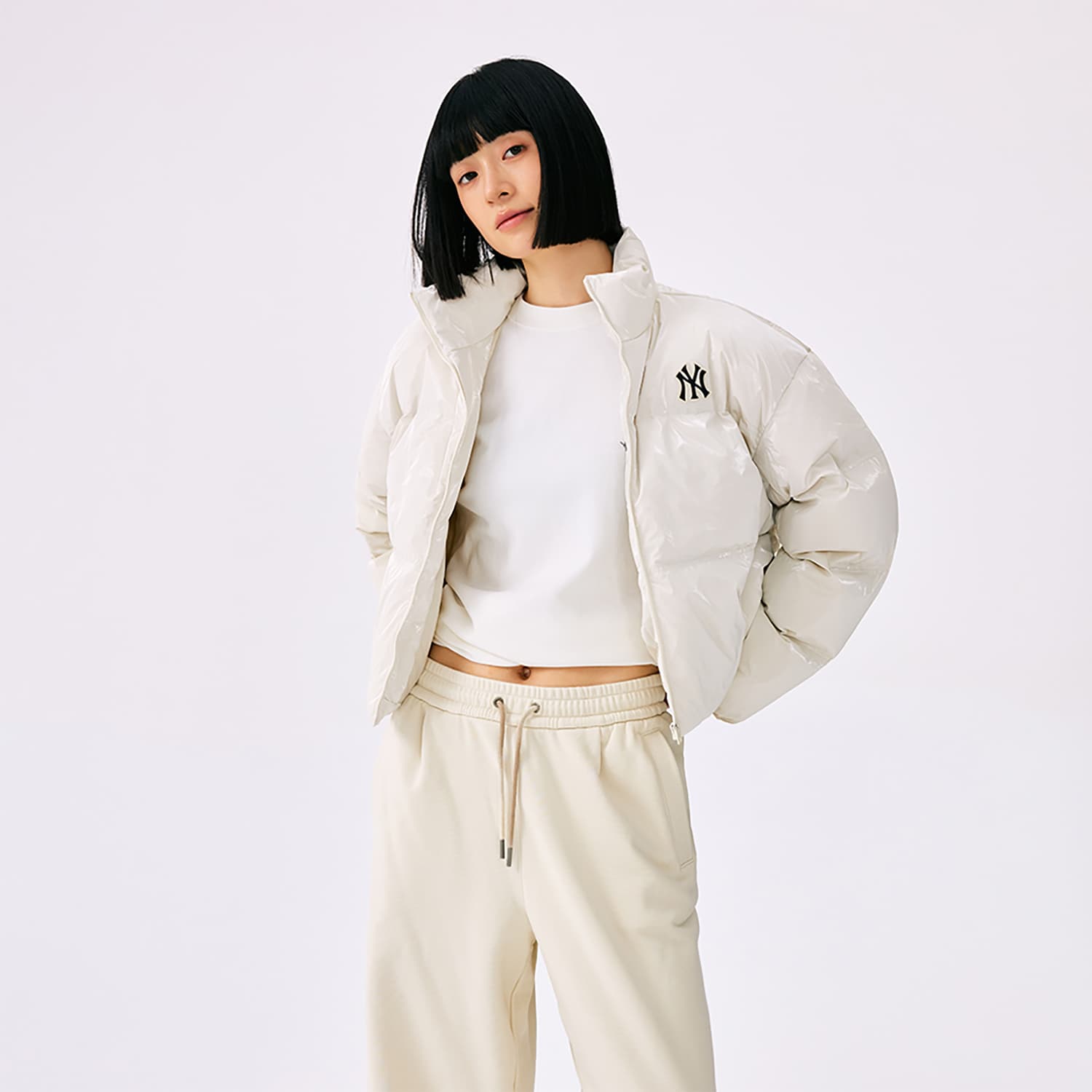 Пуховик MLB New York Yankees Basic Collection FW25 Пуховик Женский - изображение 4