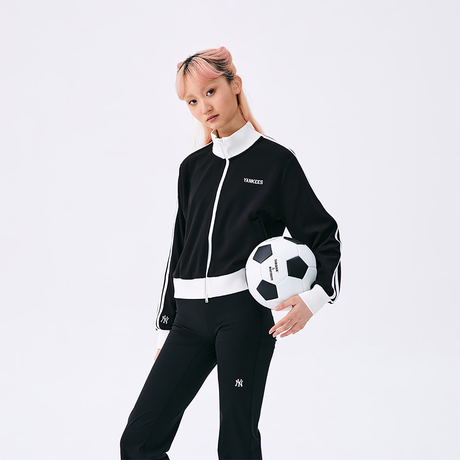 Куртка MLB Preppy Style Collection New York Yankees SS25 Куртка Женская Черная - изображение 5