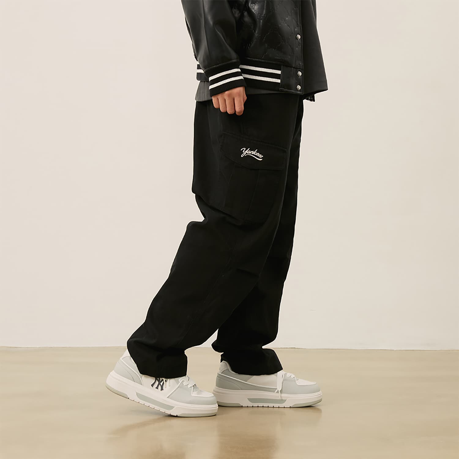 Штаны MLB Preppy Style Collection New York Yankees FW24 Карго Брюки Унисекс Черные - изображение 7