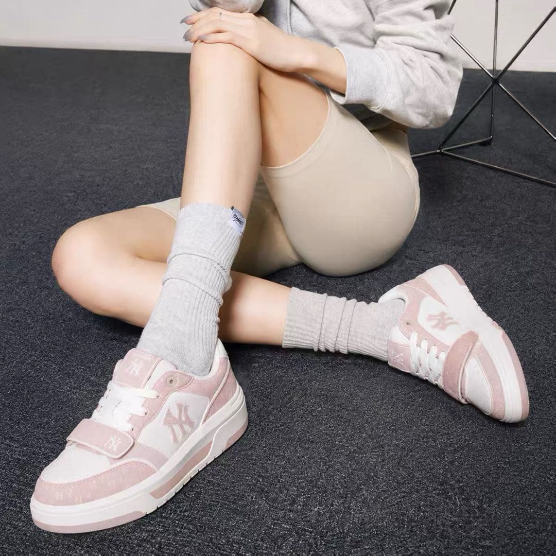 Кроссовки MLB New York Yankees Skate Shoes Low Top Dark Pink Standard White Unisex MLB Нью-Йорк Янкиз Скейтборд Кроссовки Низкие Топ Темно-розовый Стандартный Белый Унисекс - изображение 3