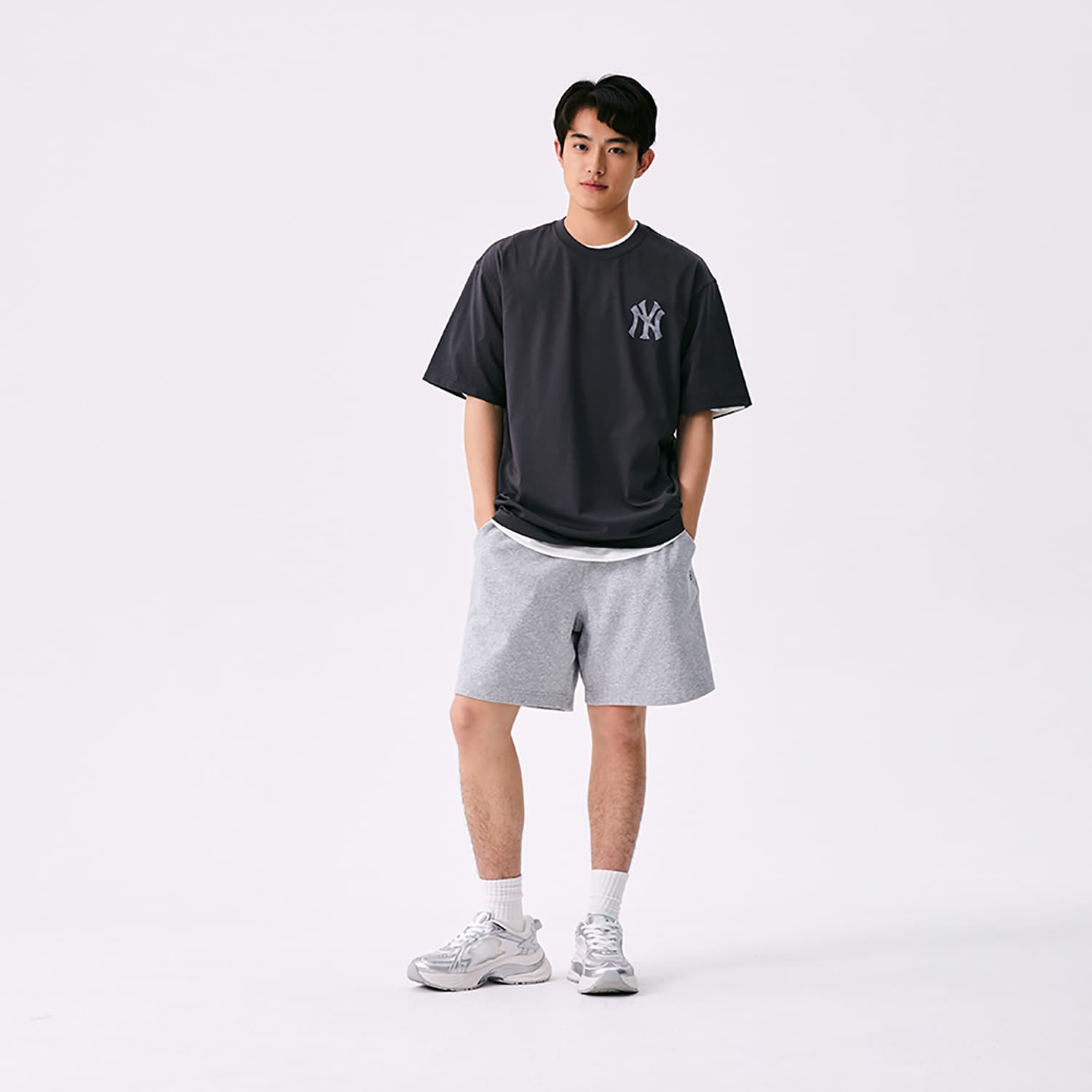 Футболка MLB MONOGRAM SS25 T Рубашка Унисекс Угольно-серый - изображение 7