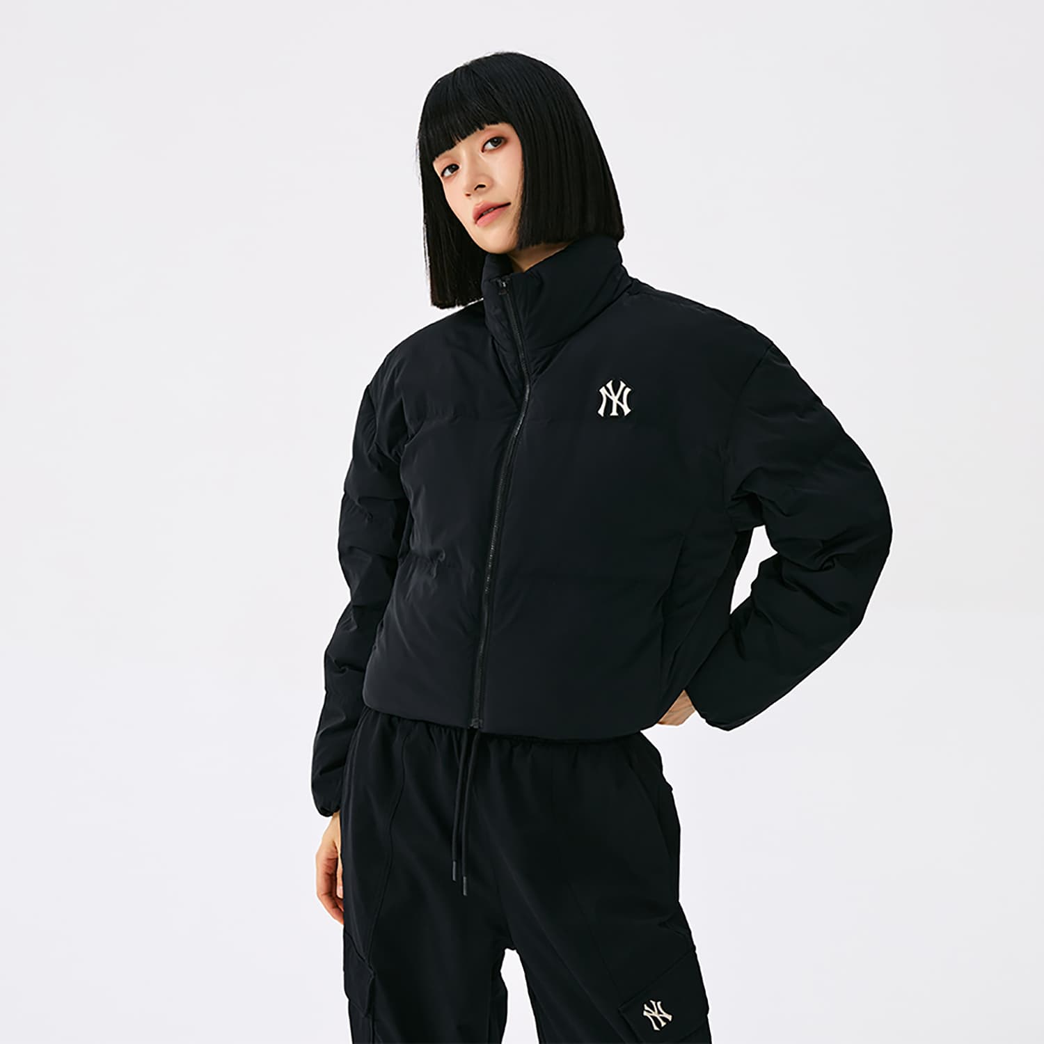 Пуховик MLB New York Yankees Basic Collection FW25 Пуховик Женский - изображение 4
