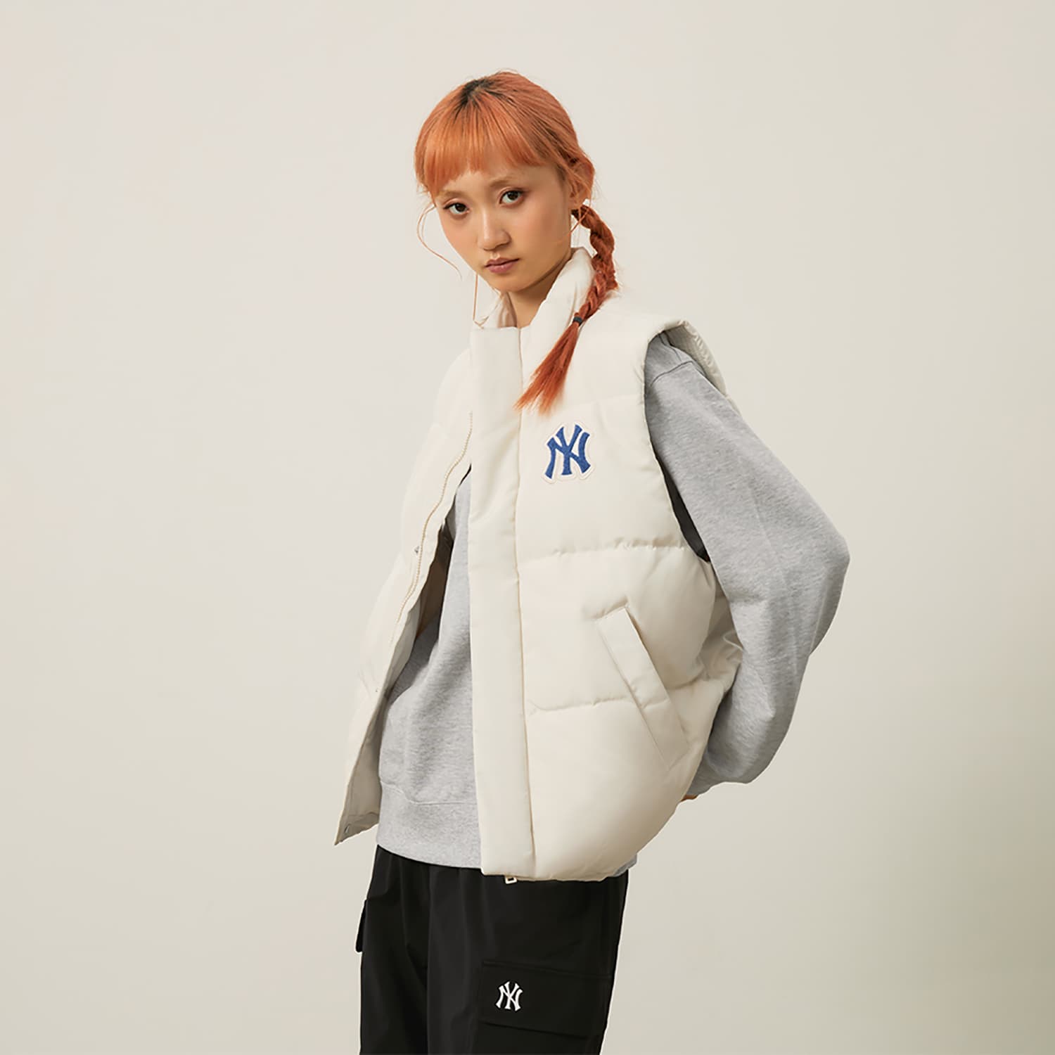 Куртка MLB Preppy Style Collection New York Yankees Пуховый жилет Унисекс Темный крем - изображение 5