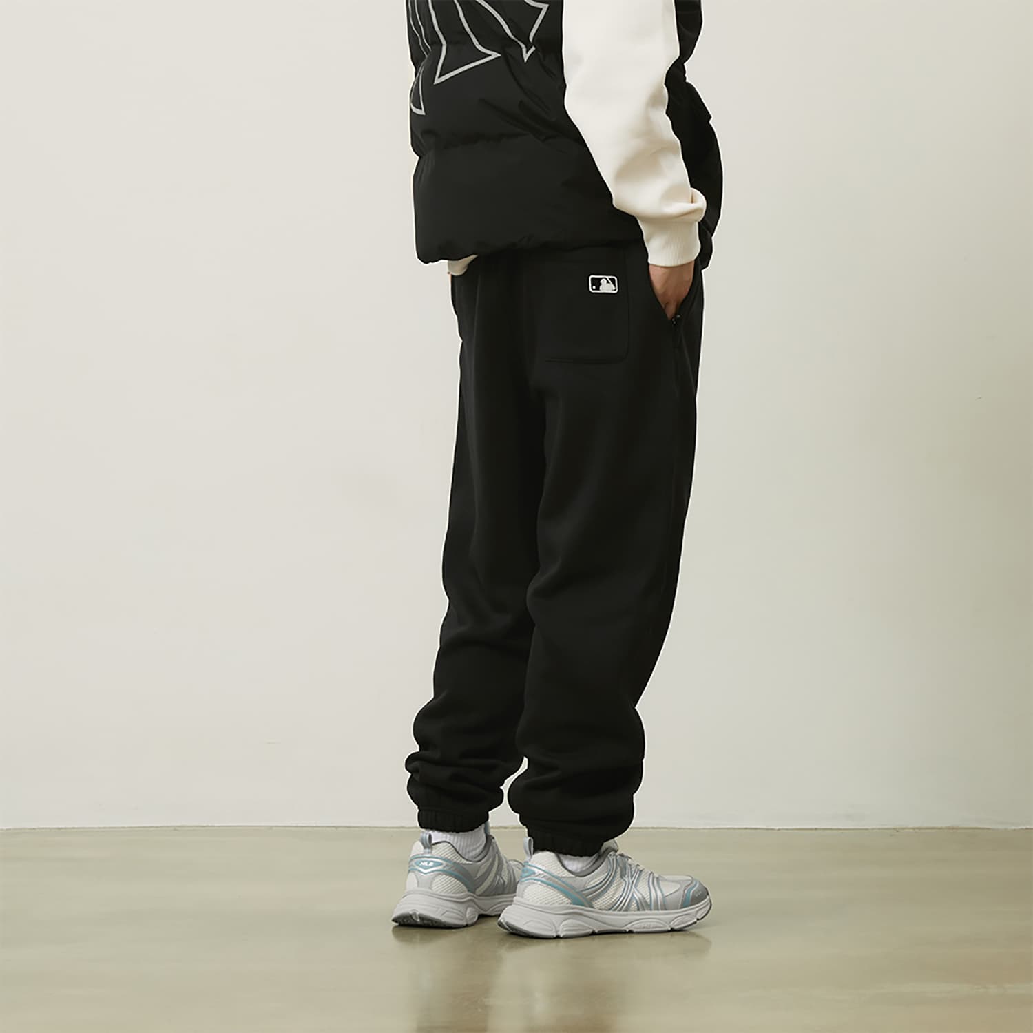 Штаны MLB New York Yankees Basic Collection 24FW Вязаные тренировочные штаны унисекс черные - изображение 5