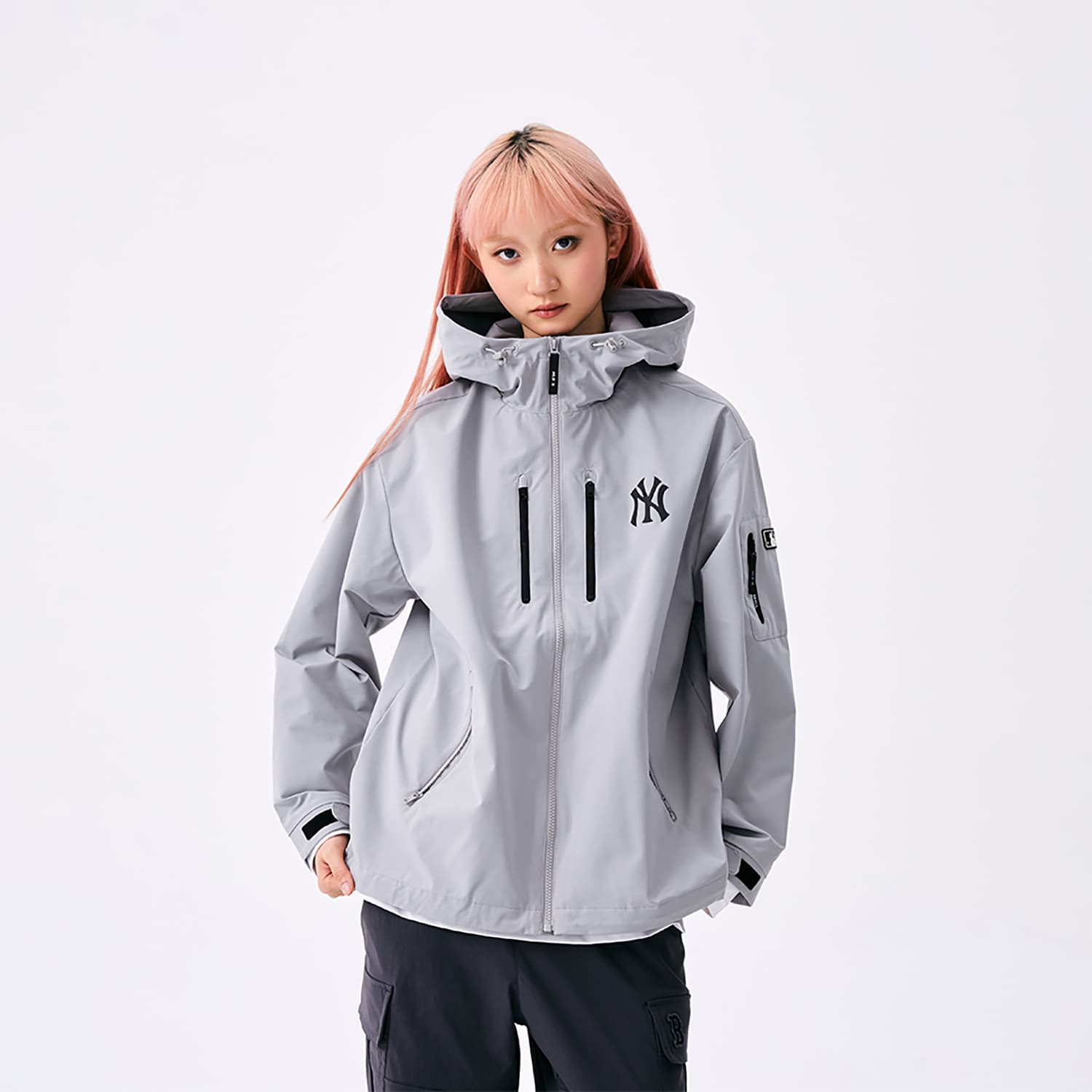 Ветровка MLB New York Yankees Basic Collection SS25 Тренчкот Унисекс Светлый Серый - изображение 3