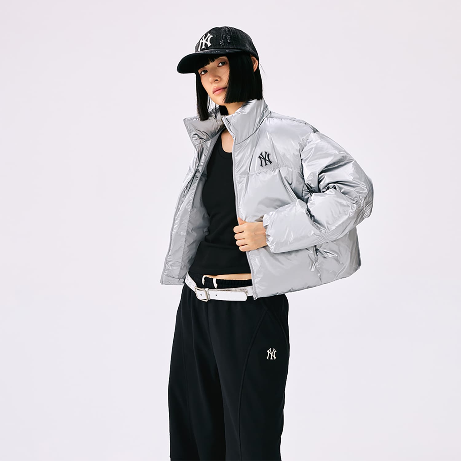 Пуховик MLB New York Yankees Basic Collection FW25 Пуховик Женский - изображение 4