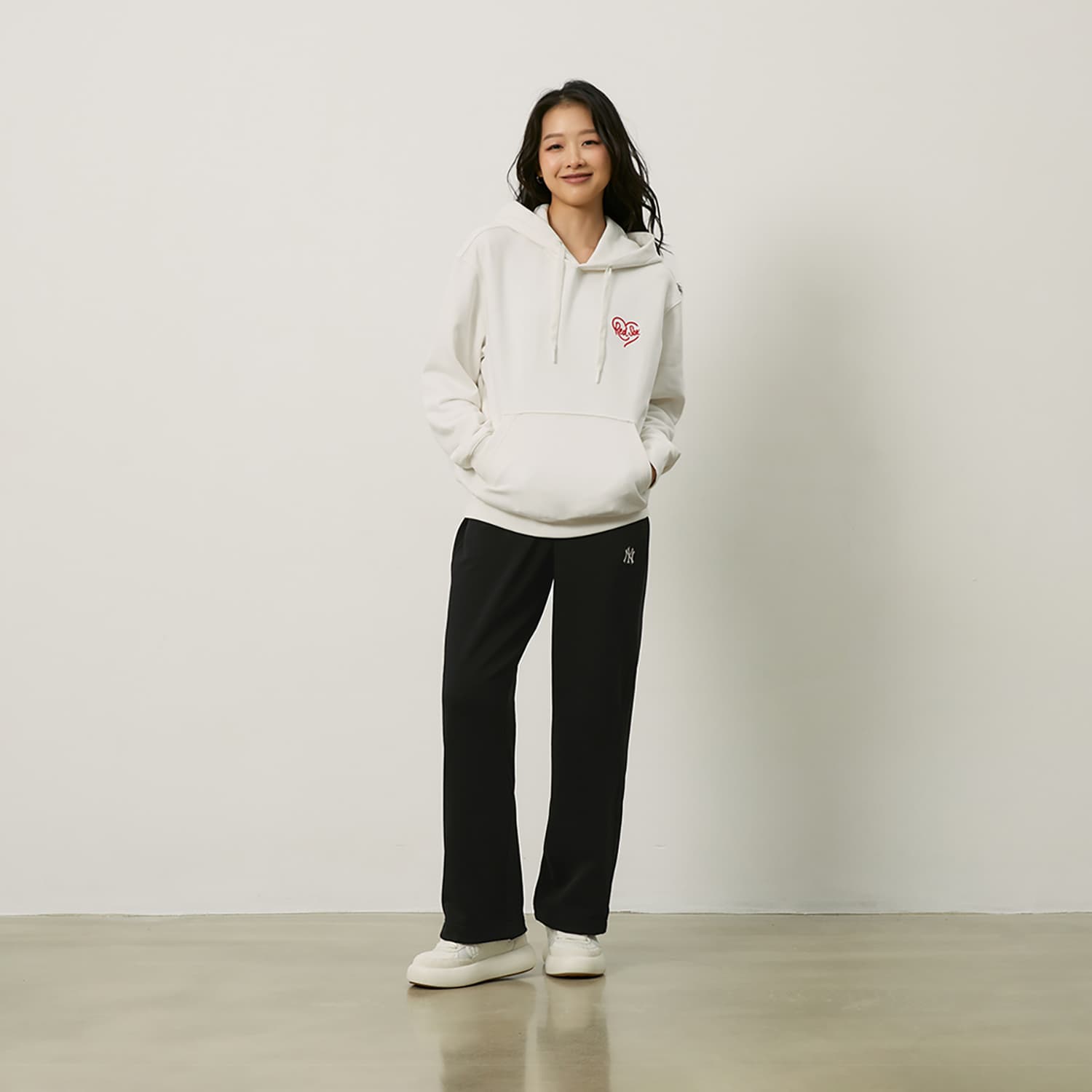 Штаны MLB New York Yankees Basic Collection FW24 Повседневные штаны Унисекс Черные - изображение 6
