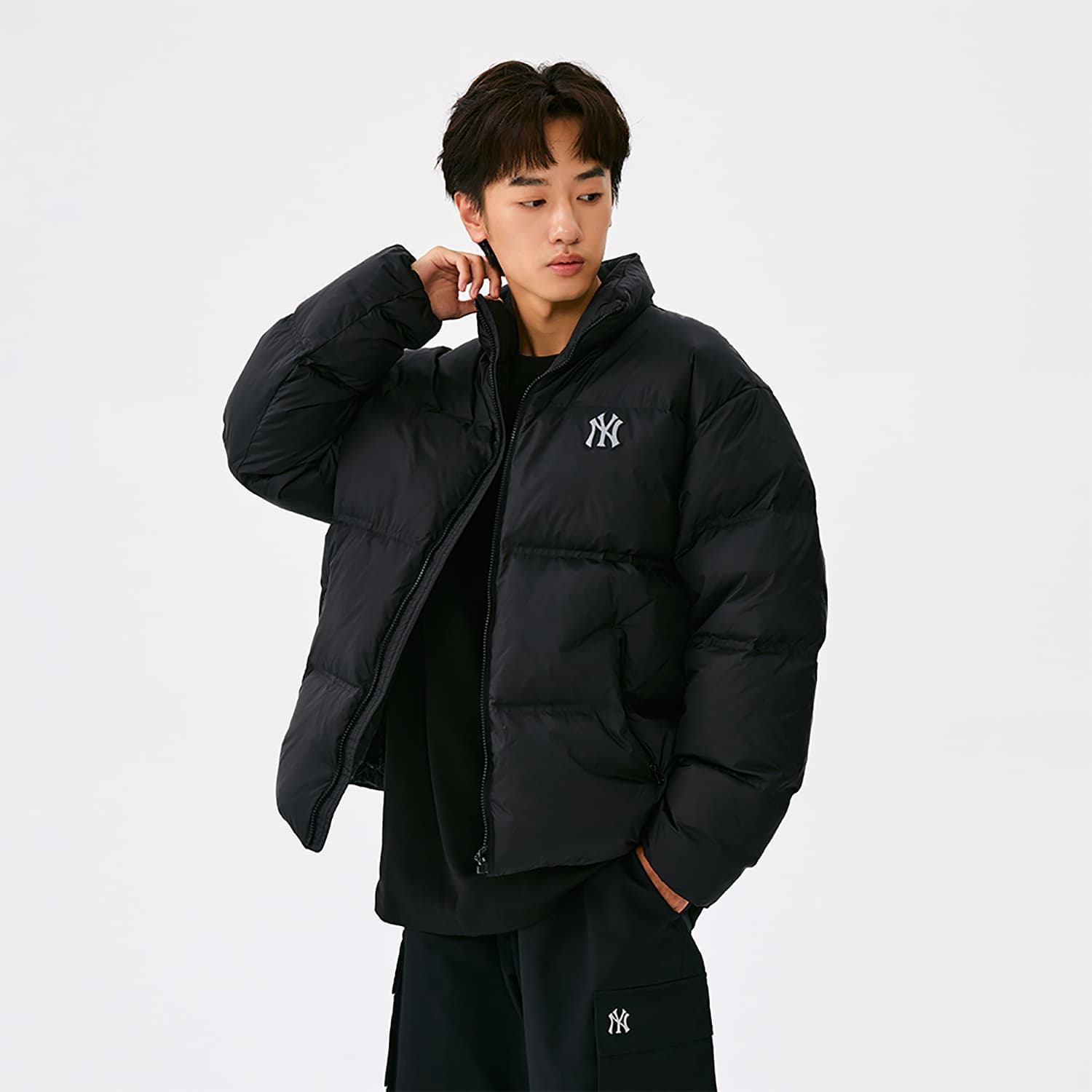 Зимняя куртка MLB New York Yankees Basic Collection FW25 Пуховик Унисекс - изображение 4