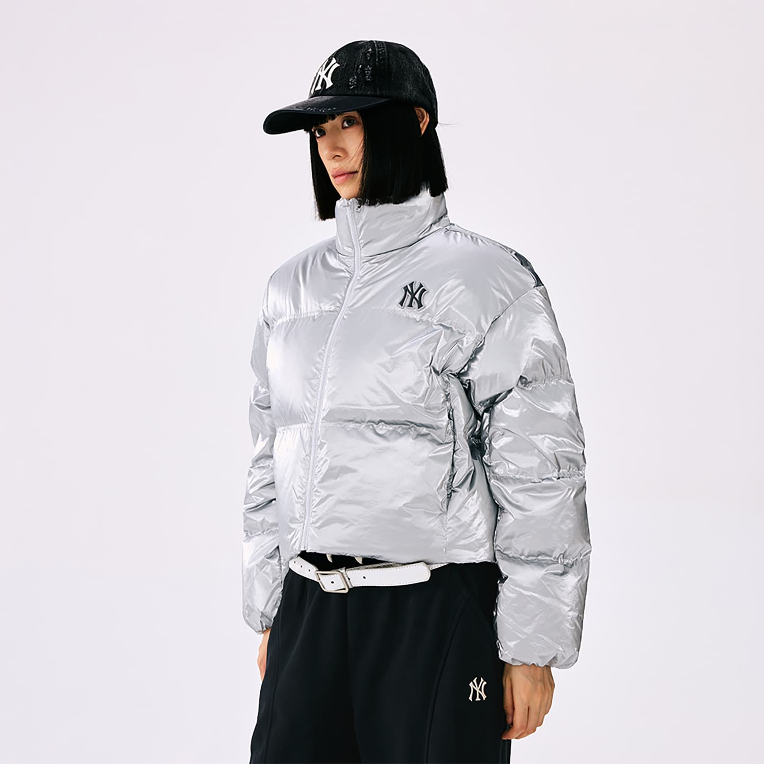 Пуховик MLB New York Yankees Basic Collection FW25 Пуховик Женский - изображение 3