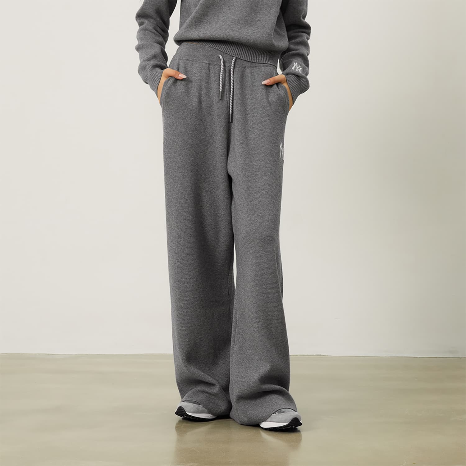 Штаны MLB New York Yankees MLB Preppy Style Collection 24FW Ткани для вязания Брюки Женские Темный Фотиния Серый - изображение 5