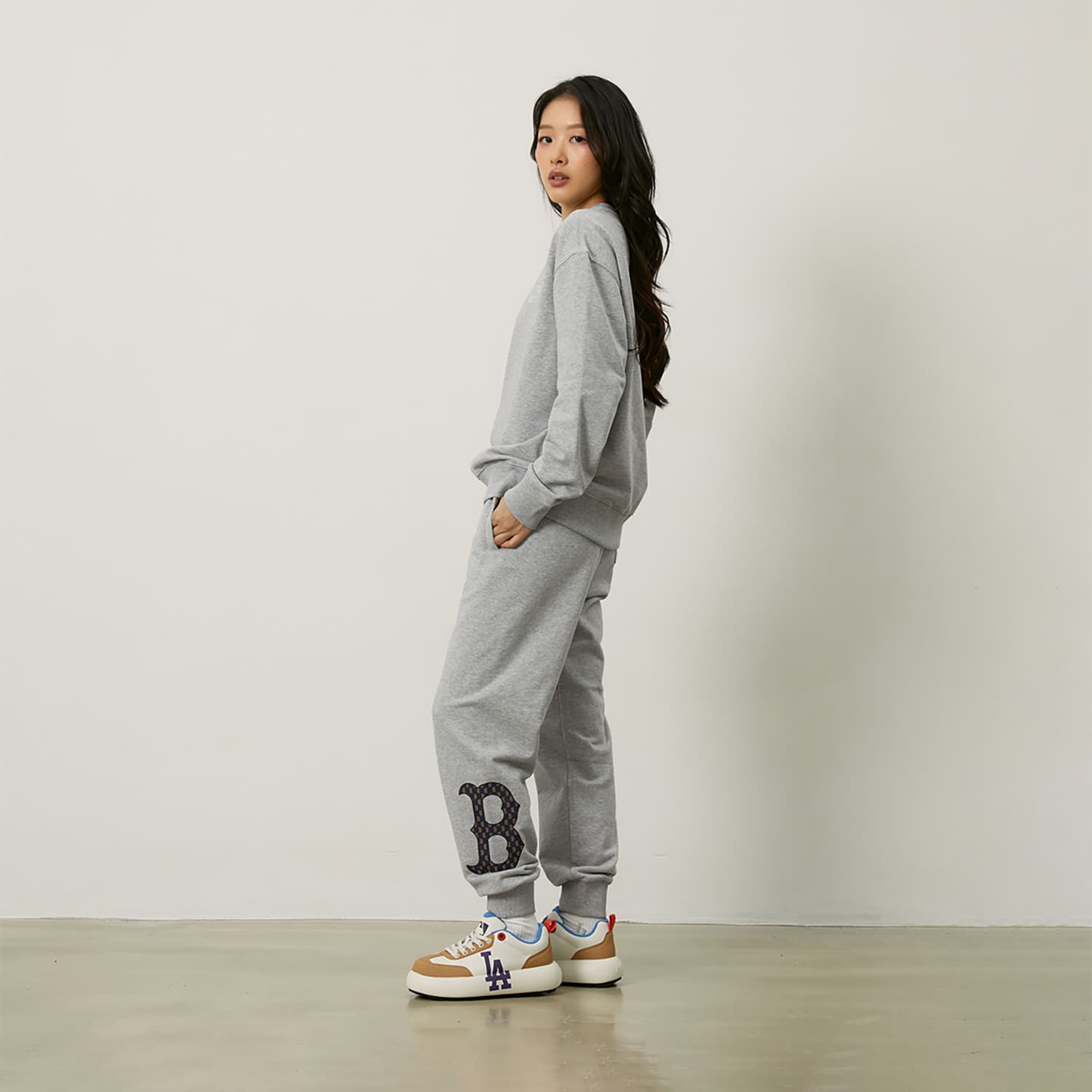 Штаны MLB MONOGRAM Коллекция Boston Red Sox 24FW Спортивные трикотажные брюки Унисекс Серый - изображение 6