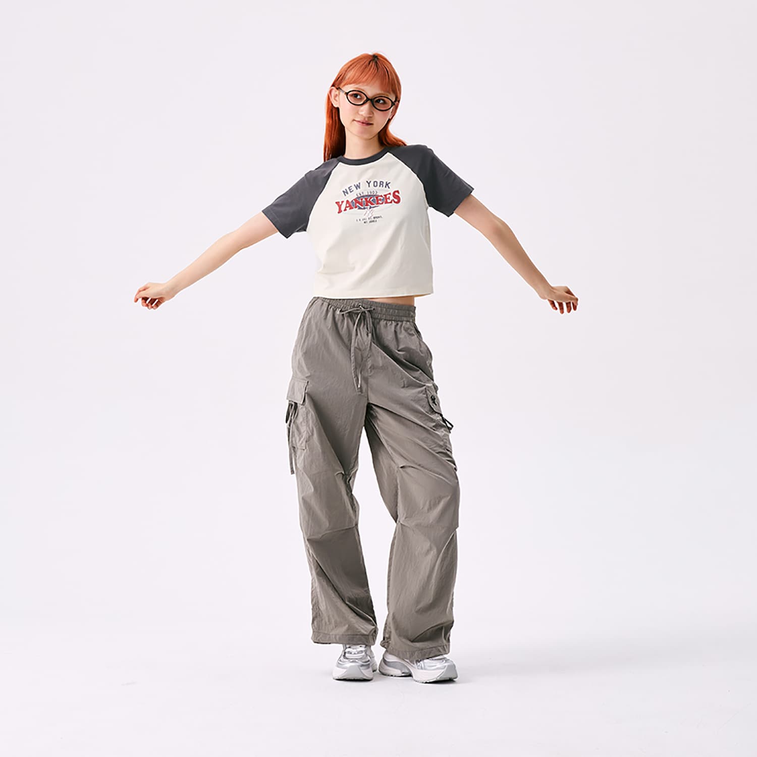 Футболка MLB Preppy Style Collection New York Yankees SS25 T Рубашка Женская Кремовая - изображение 6