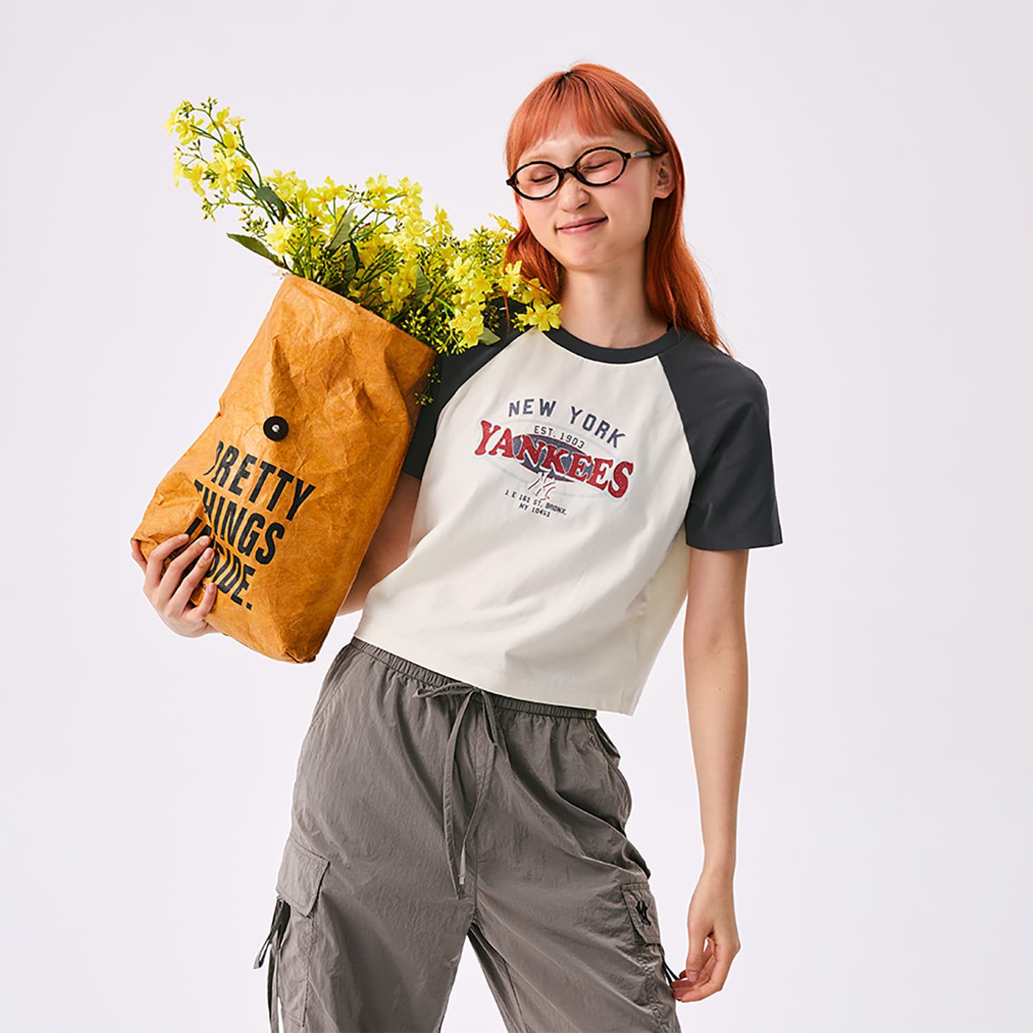 Футболка MLB Preppy Style Collection New York Yankees SS25 T Рубашка Женская Кремовая - изображение 4