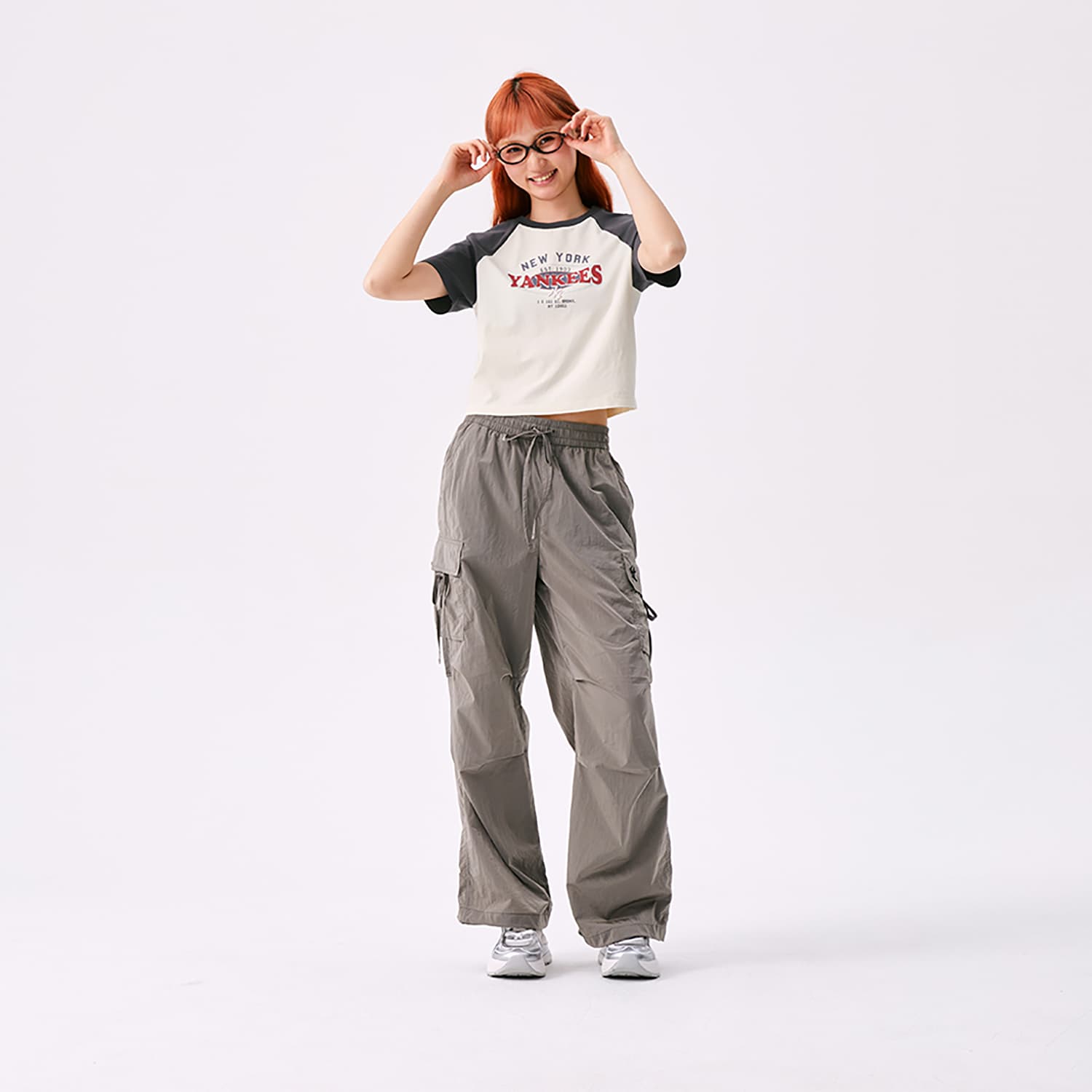 Футболка MLB Preppy Style Collection New York Yankees SS25 T Рубашка Женская Кремовая - изображение 7