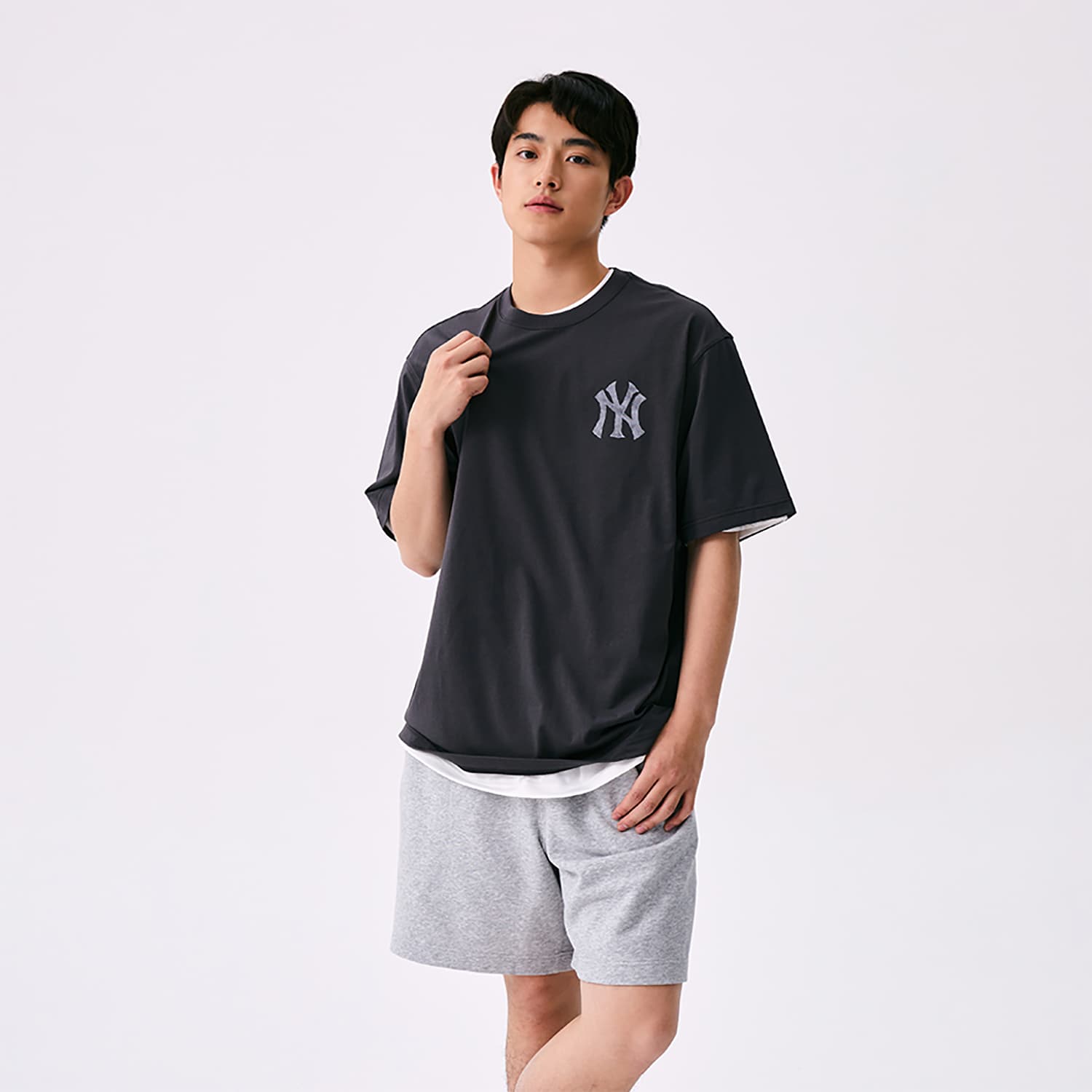 Футболка MLB MONOGRAM SS25 T Рубашка Унисекс Угольно-серый - изображение 6