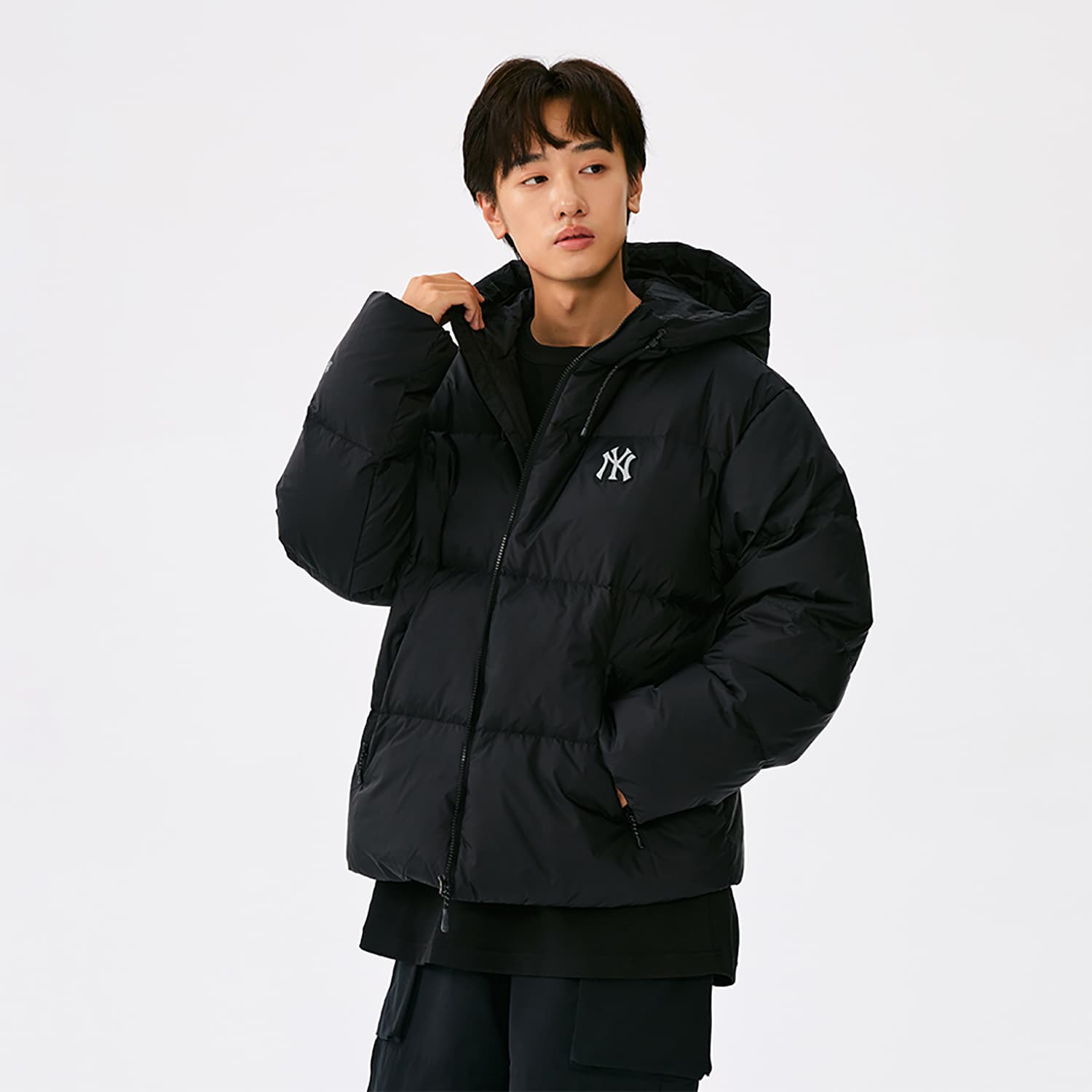 Зимняя куртка MLB New York Yankees Basic Collection FW25 Пуховик Унисекс - изображение 4