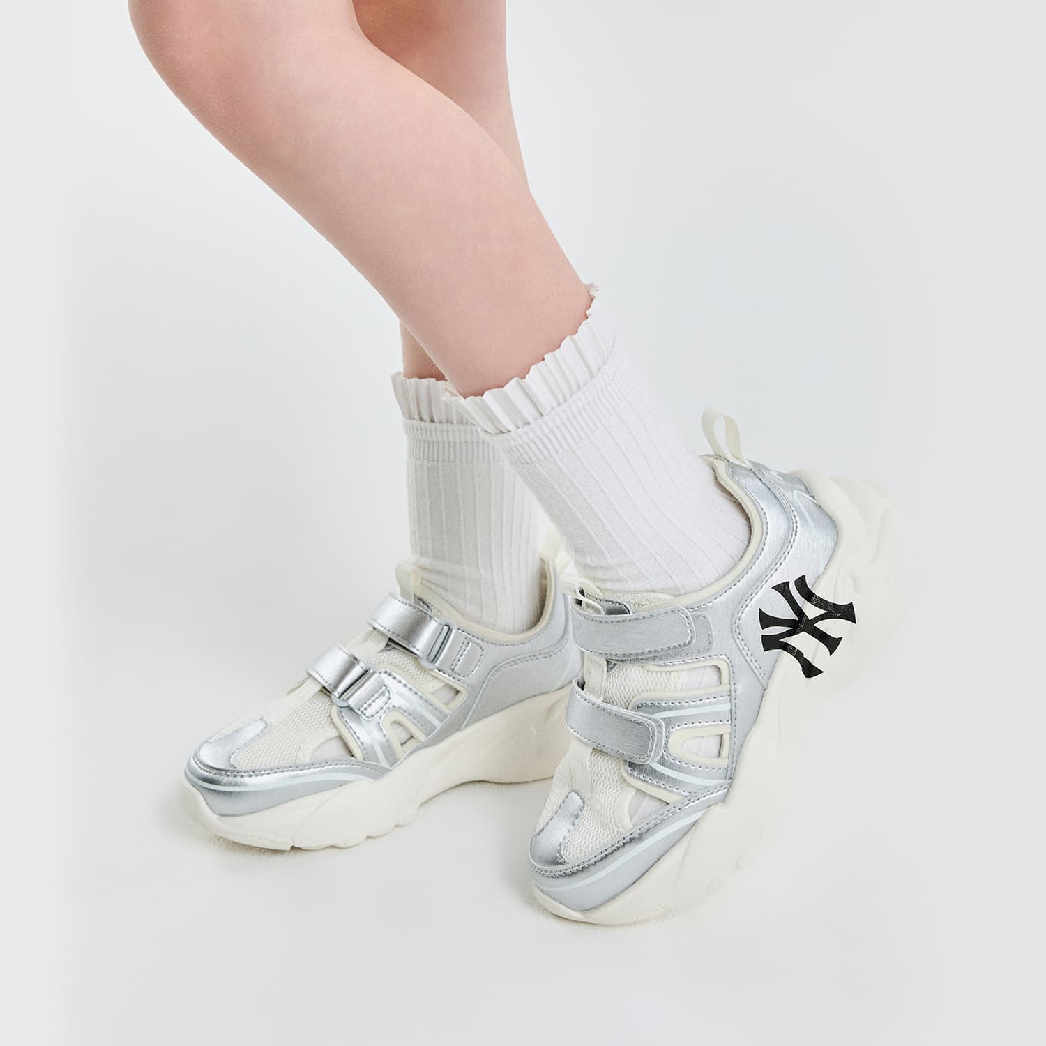 Кроссовки Mlb Base Logo Нью-Йорк Янкис Синтетическая кожа Low Топ Kids Lifestyle Shoes Серебряный Детский - изображение 8