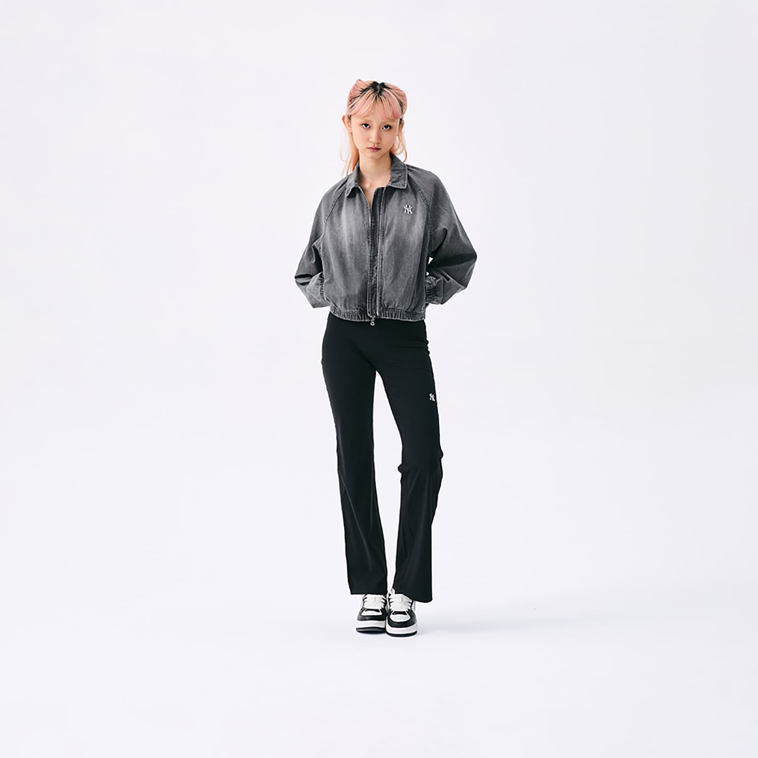 Куртка MLB Preppy Style Collection New York Yankees SS25 Куртки и Пальто Женские Серые - изображение 8