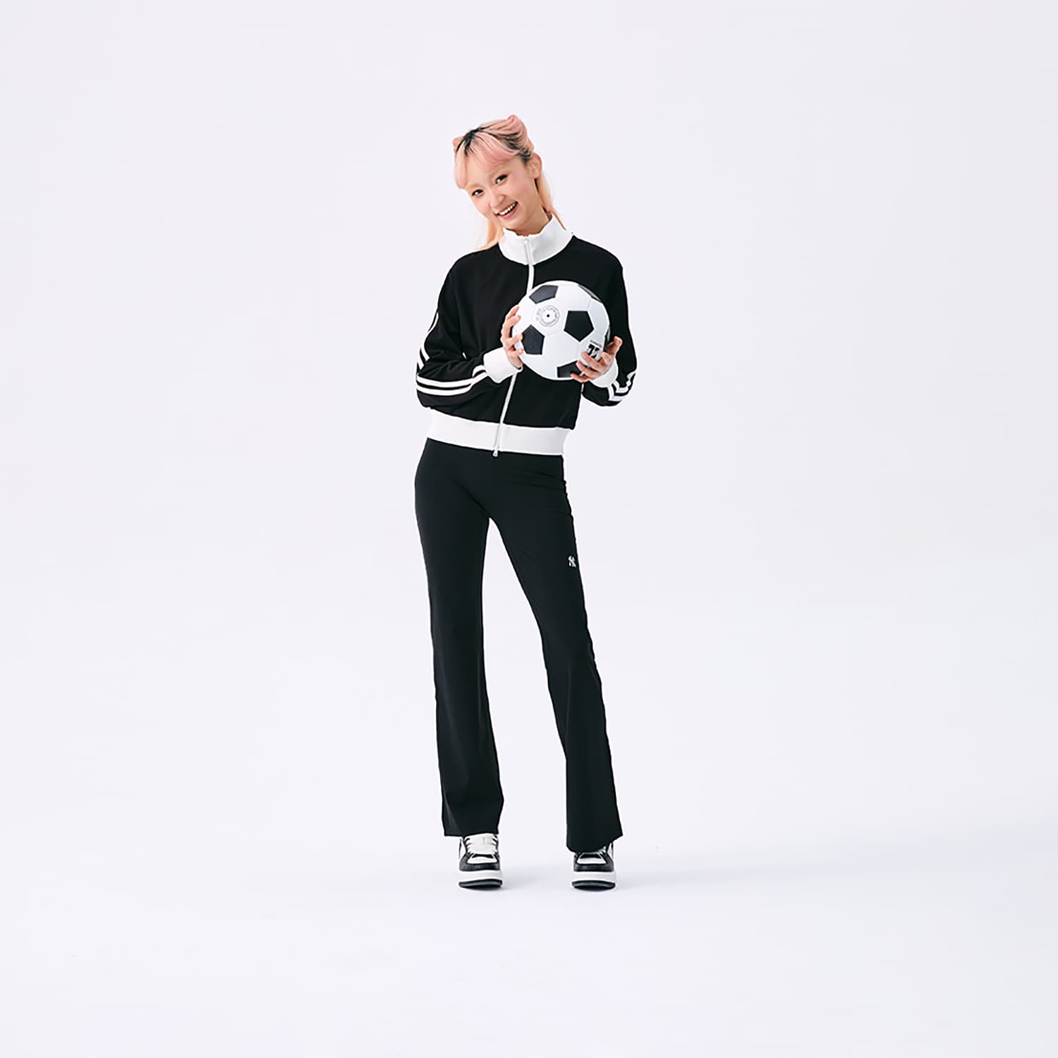 Куртка MLB Preppy Style Collection New York Yankees SS25 Куртка Женская Черная - изображение 6