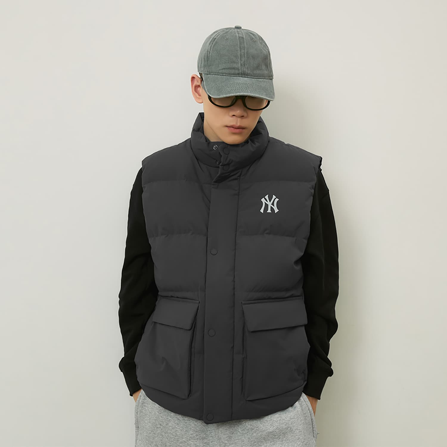 Куртка MLB New York Yankees Basic Collection Пуховый жилет Унисекс Угольный серый - изображение 5