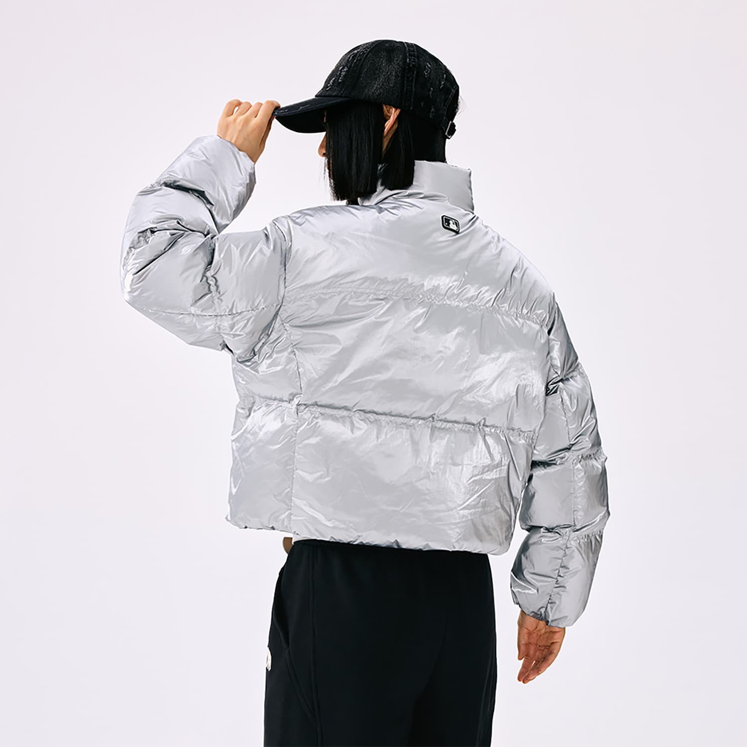 Пуховик MLB New York Yankees Basic Collection FW25 Пуховик Женский - изображение 6