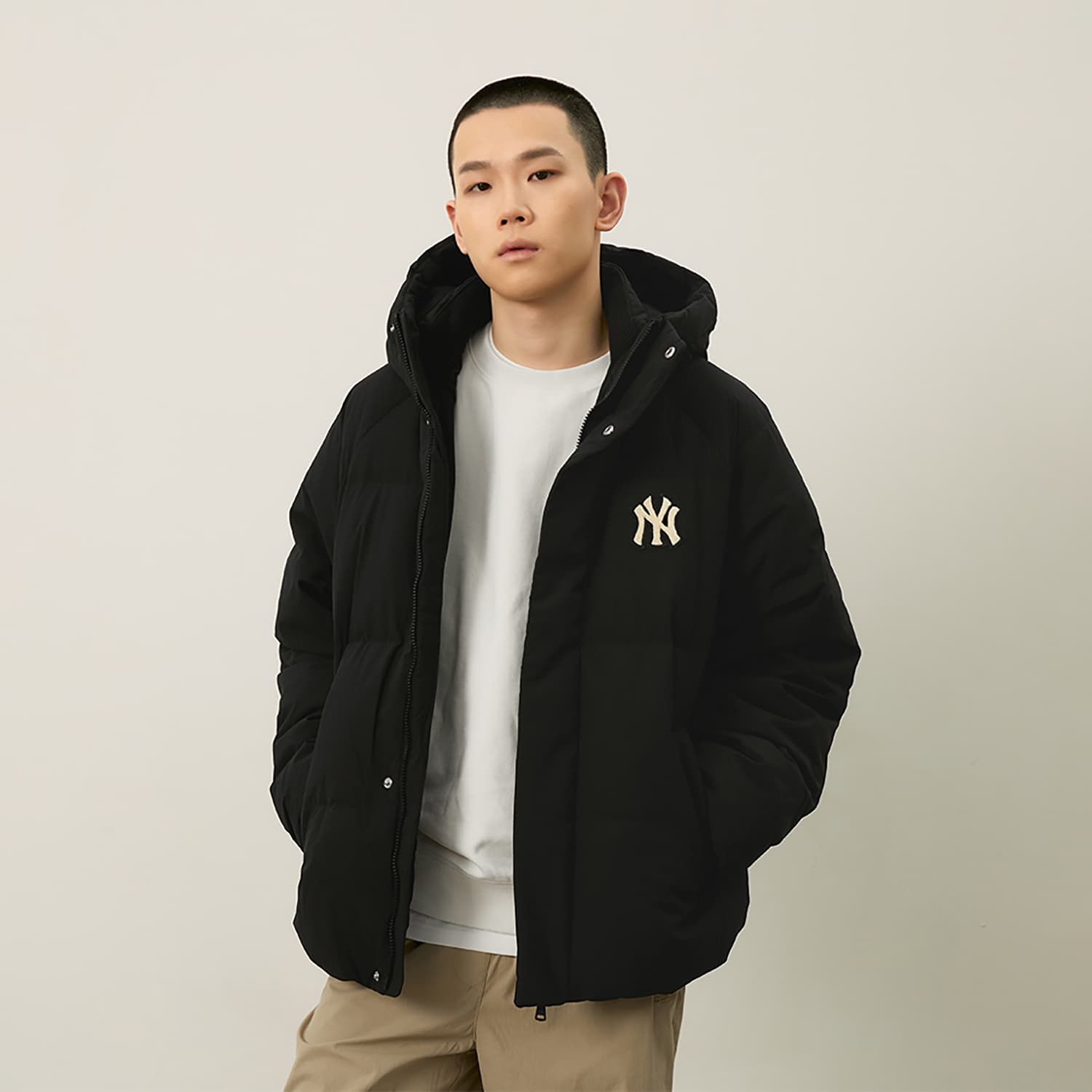 Зимняя куртка MLB Preppy Style Collection New York Yankees FW24 Пуховик Унисекс Черный - изображение 3