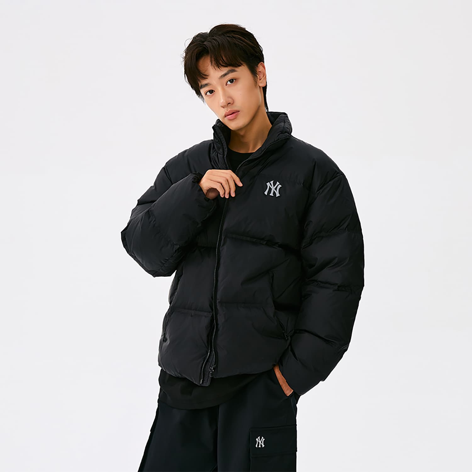 Зимняя куртка MLB New York Yankees Basic Collection FW25 Пуховик Унисекс - изображение 5