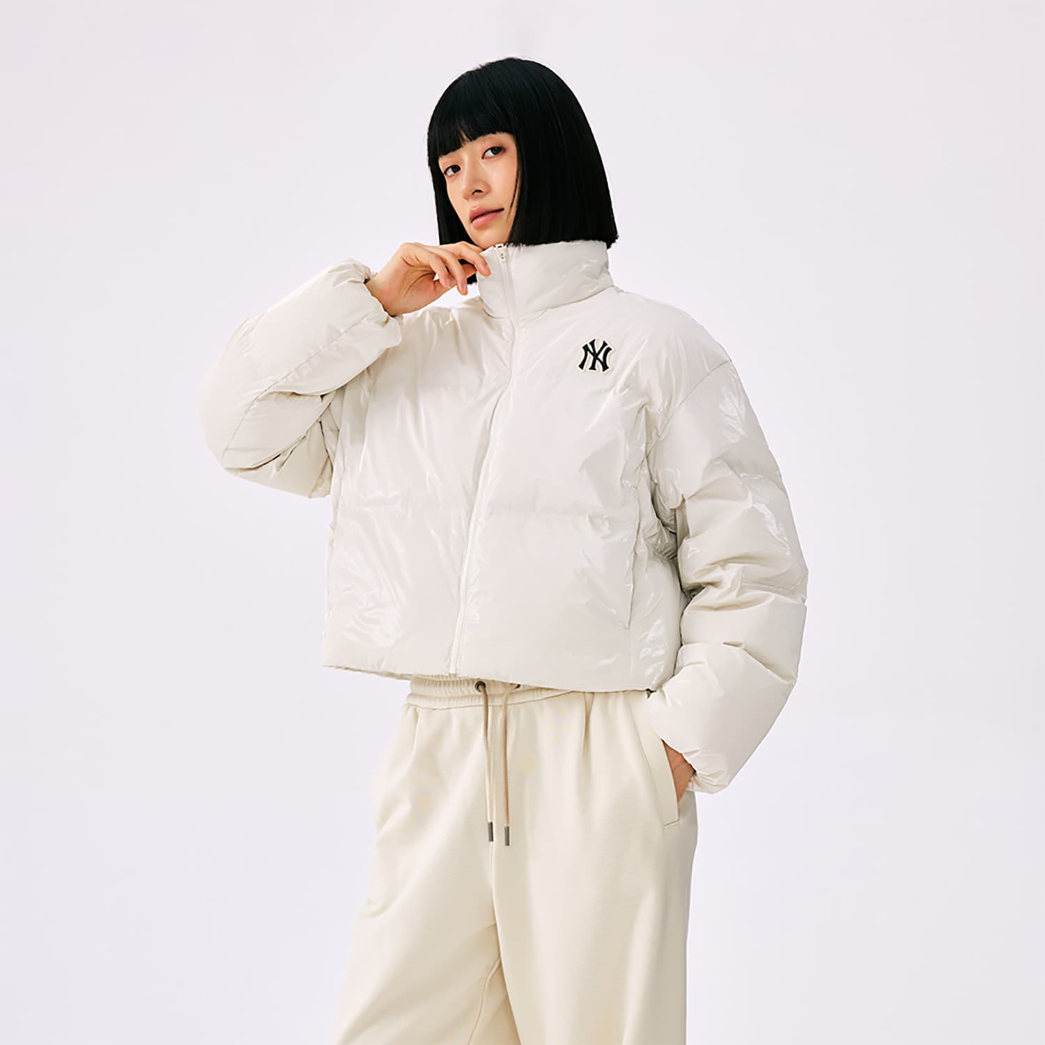 Пуховик MLB New York Yankees Basic Collection FW25 Пуховик Женский - изображение 3