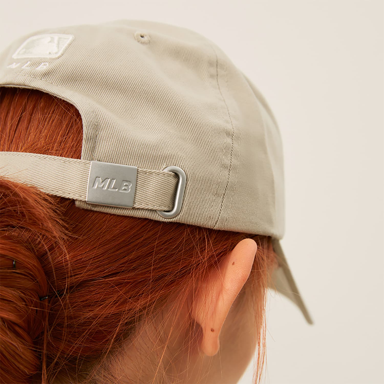 Кепка Бейсболка MLB Base Logo из хлопкового волокна для защиты от солнца унисекс цвет экрю - изображение 6