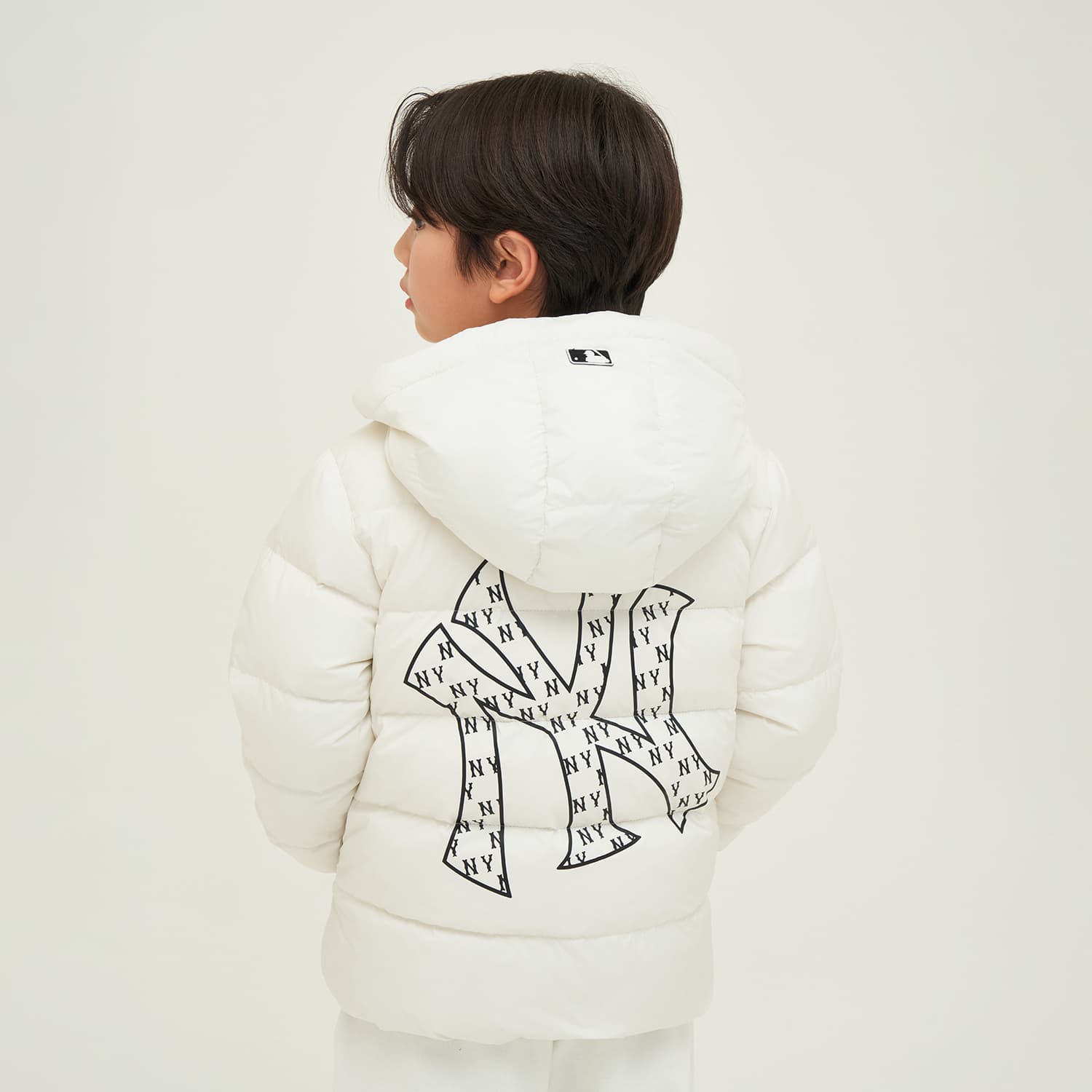 Зимняя куртка 24FW MLB New York Yankees Пуховик Унисекс Кремовая Текстура - изображение 6