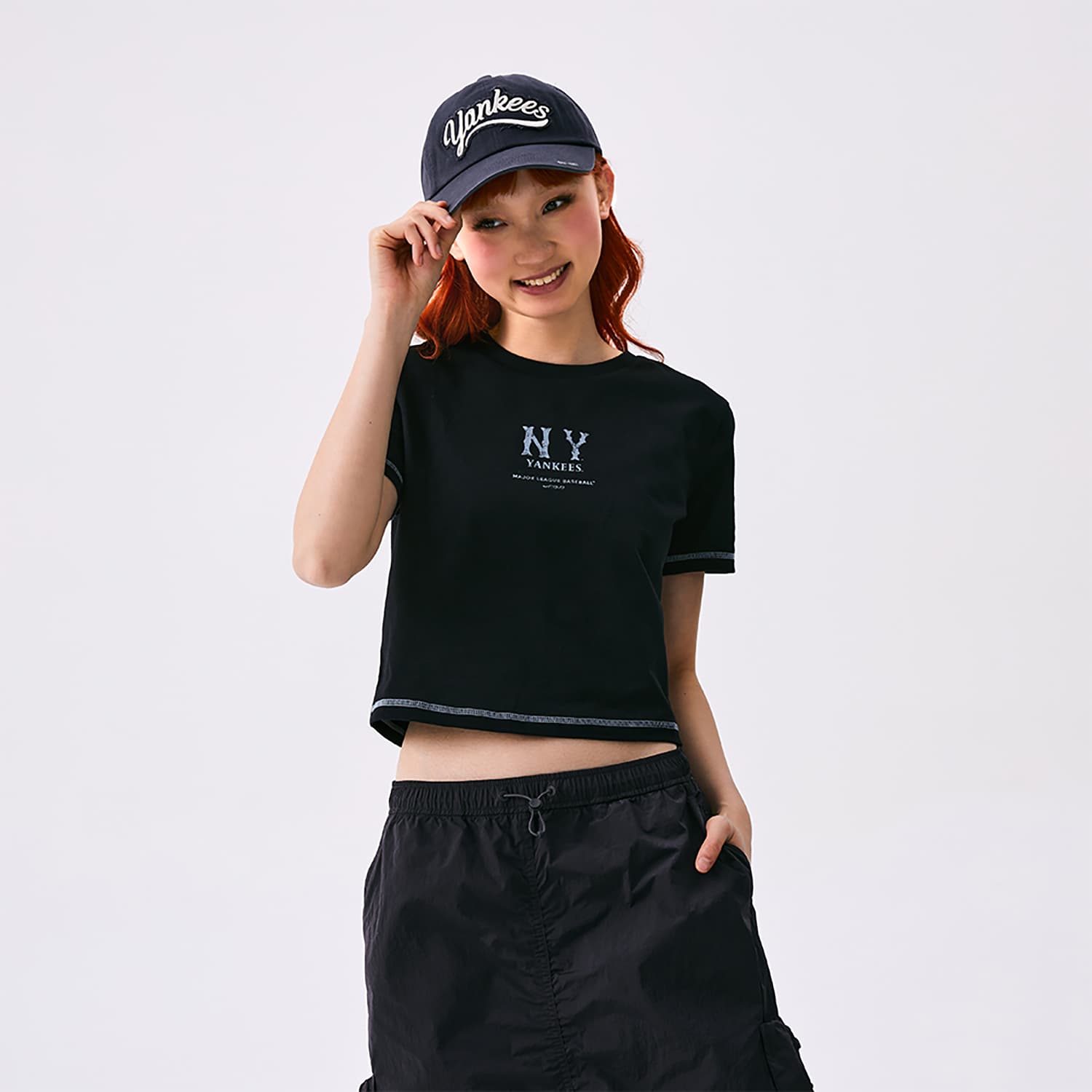 Футболка MLB Base Logo New York Yankees Черные Женские T-рубашки - изображение 3
