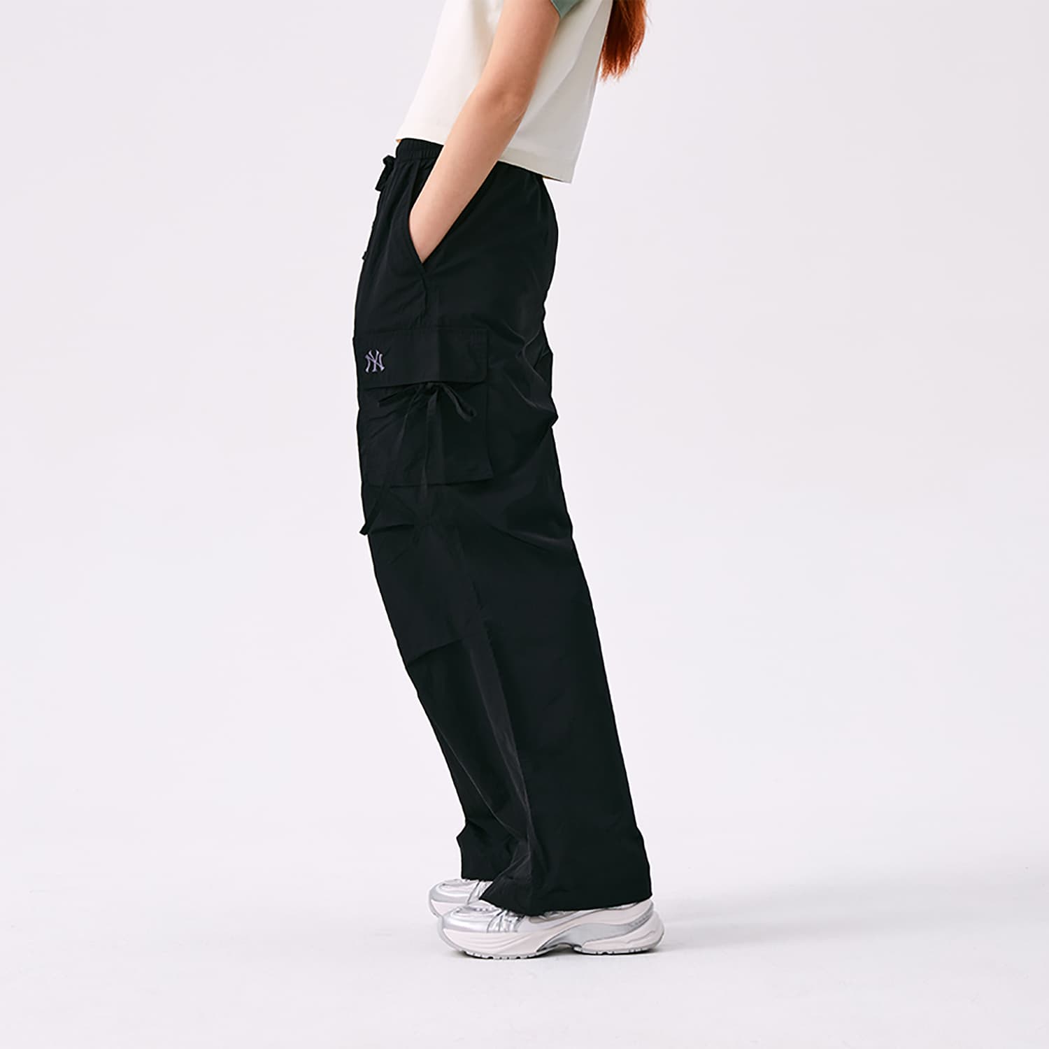 MLB New York Yankees Basic Collection SS25 Карго Брюки Женские Черные - изображение 3