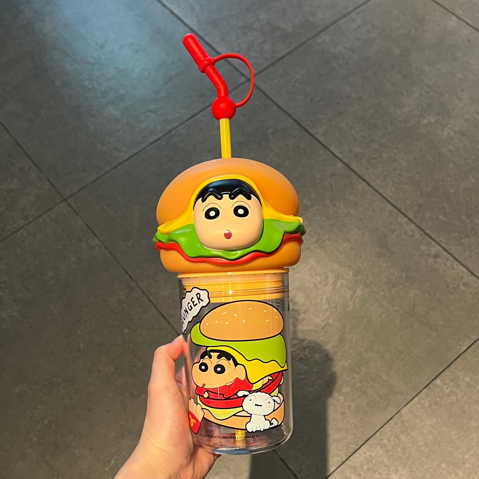 Crayon Shinchan Коллаборация Tritan Пластиковая Водяная Чашка 660 мл - изображение 3