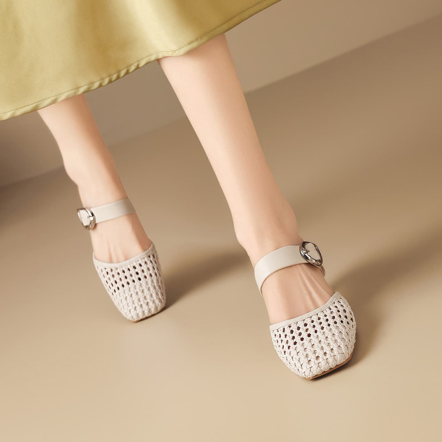 Сандалии ZHR Closed Slippers Beige Women's - изображение 5
