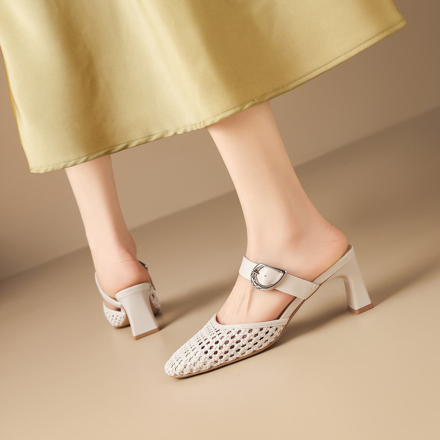 Сандалии ZHR Closed Slippers Beige Women's - изображение 4