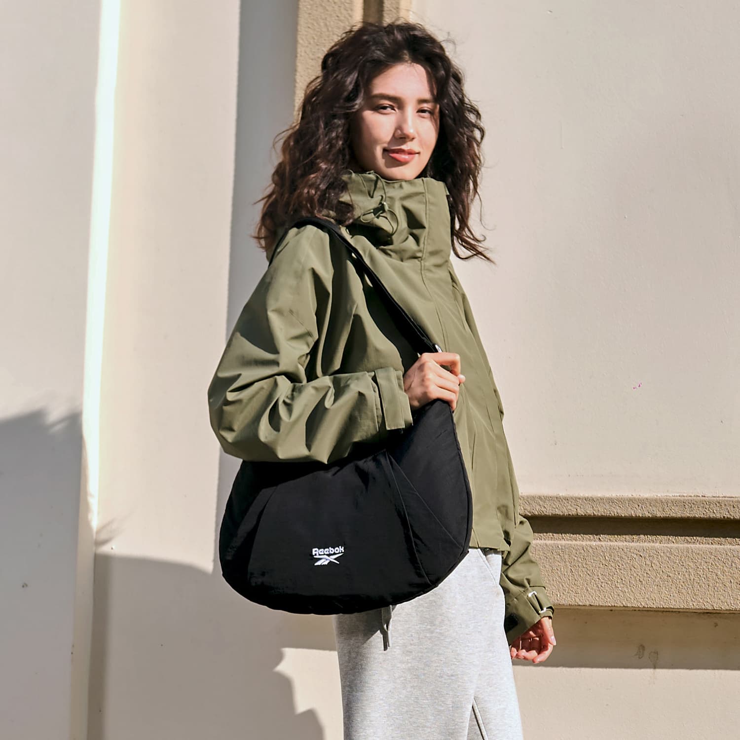 Сумка через плечо REEBOK Ткань Сумка через плечо Средняя Женская Черная Экрю Зеленая - изображение 5