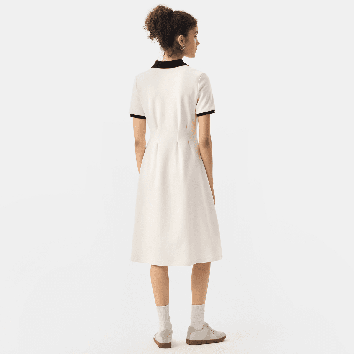 Платье GAP Короткое платье с короткими рукавами для женщин - изображение 4