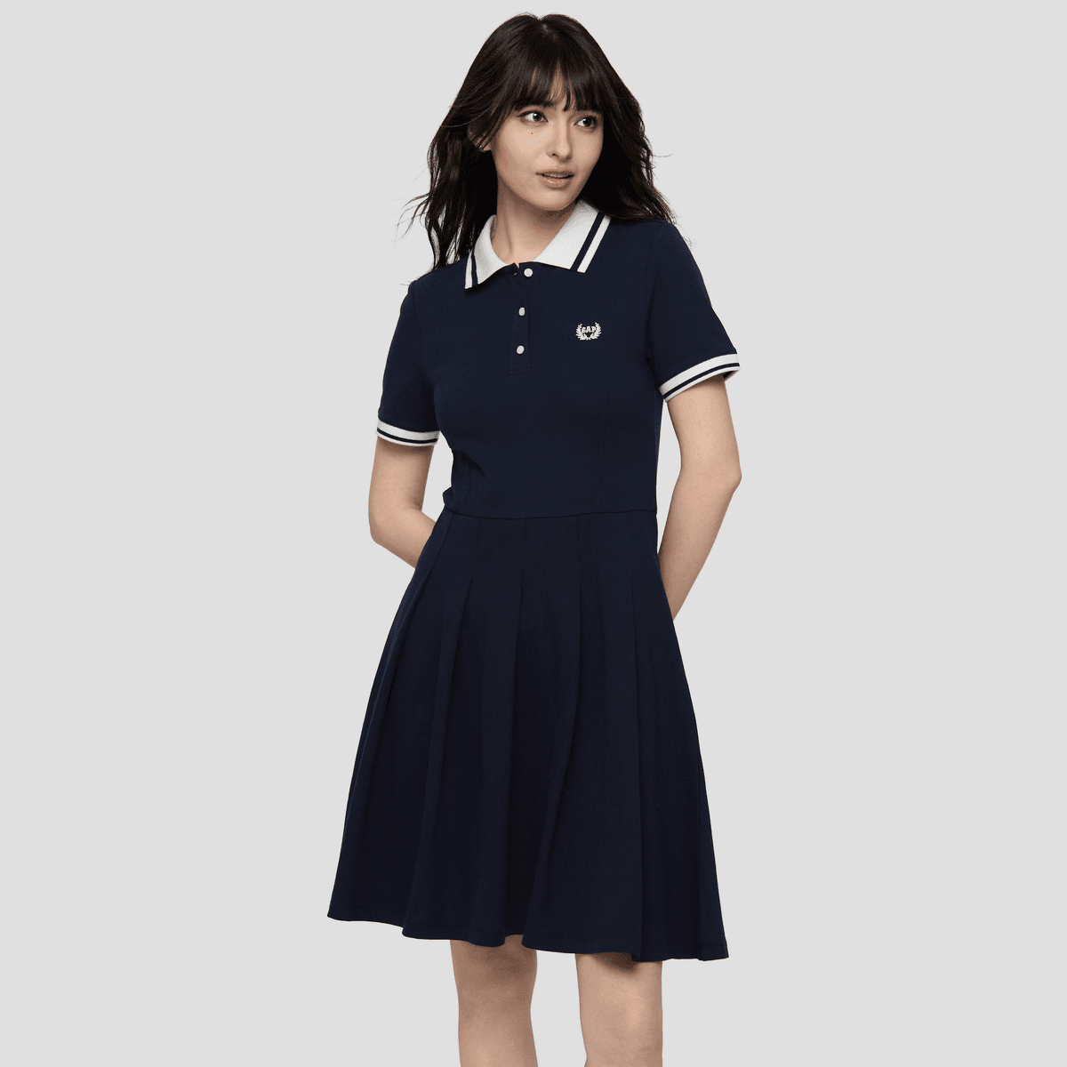 Платье GAP Короткое платье с короткими рукавами для женщин - изображение 3