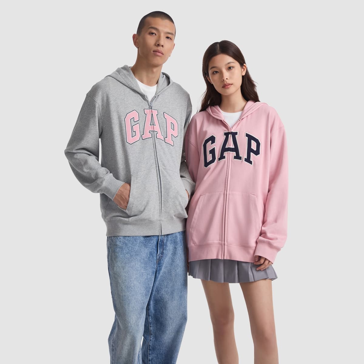 Худи GAP Logo Hoodie - изображение 3