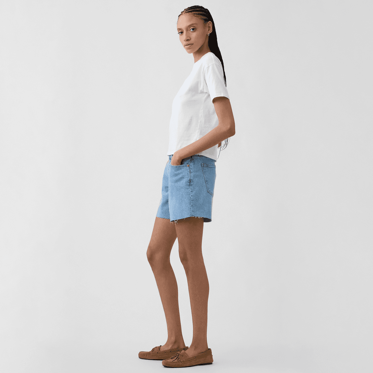 GAP Светло-смытые женские джинсовые шорты - изображение 5