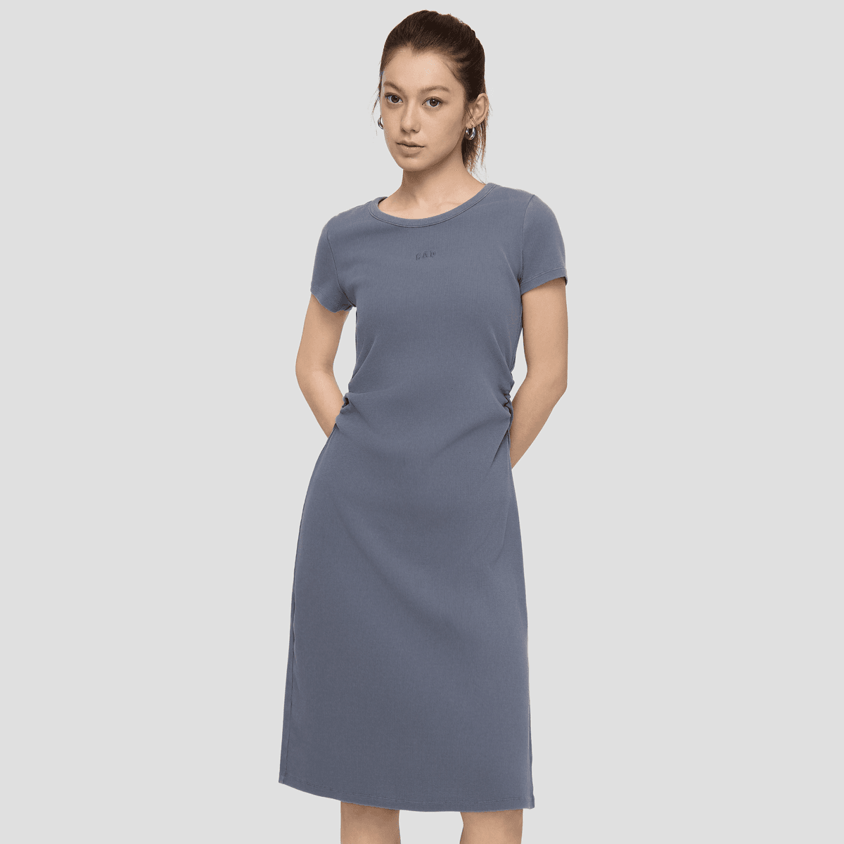 Платье GAP Короткое платье с короткими рукавами для женщин - изображение 3
