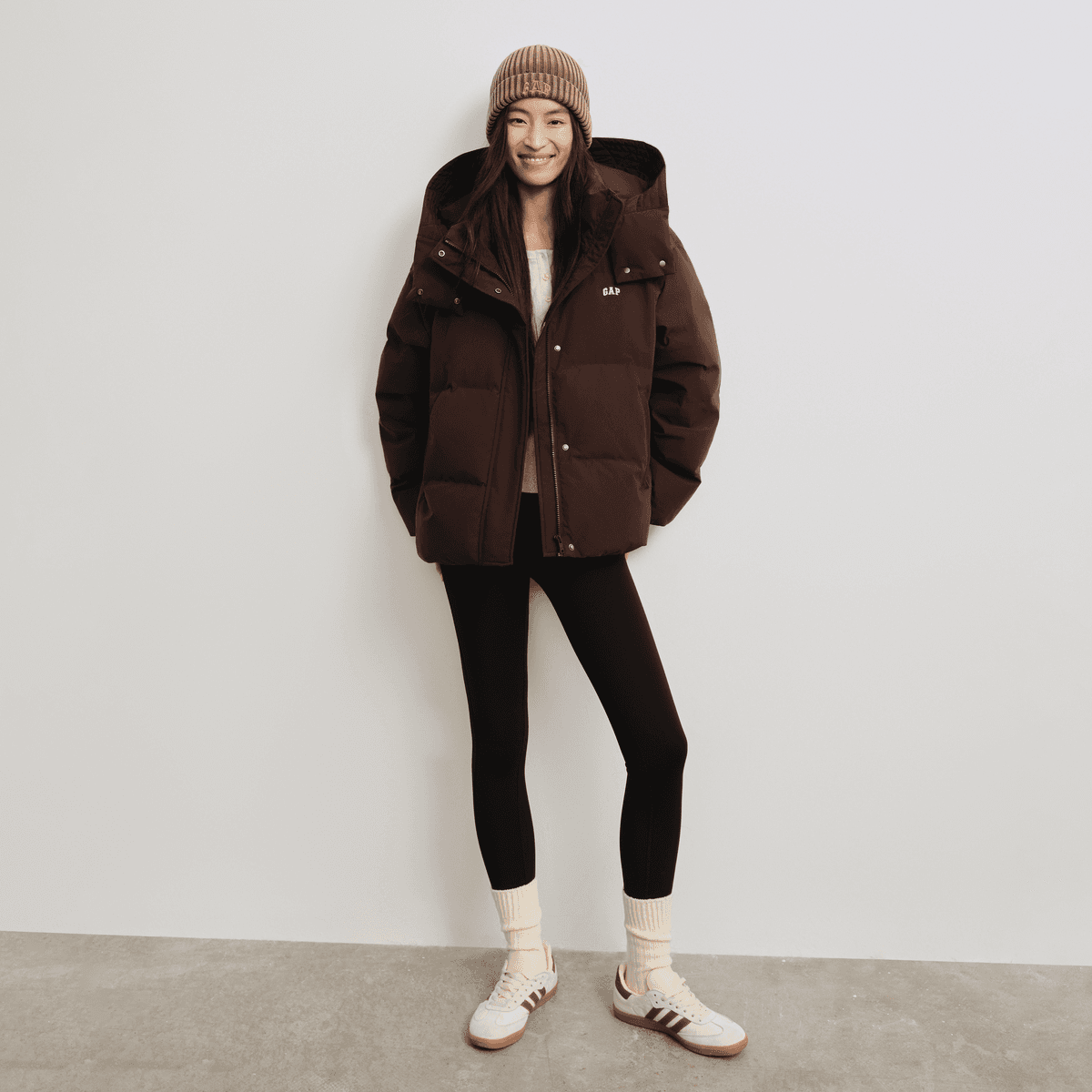 GAP Кремовые Пуховые Куртки и Пальто Женские - изображение 2