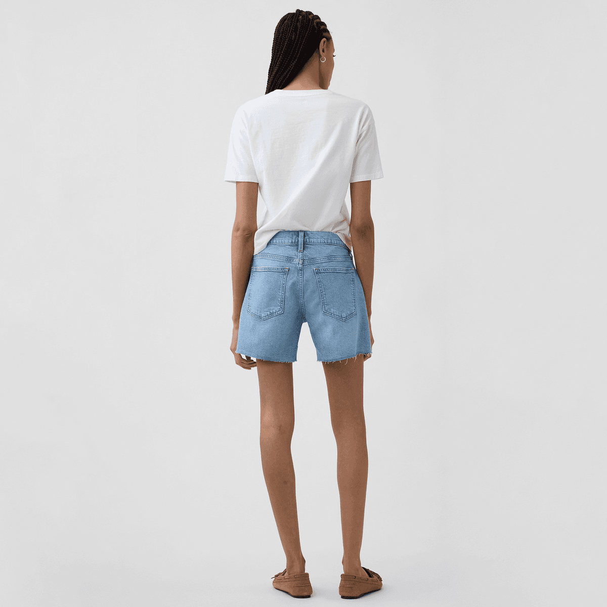 GAP Светло-смытые женские джинсовые шорты - изображение 4