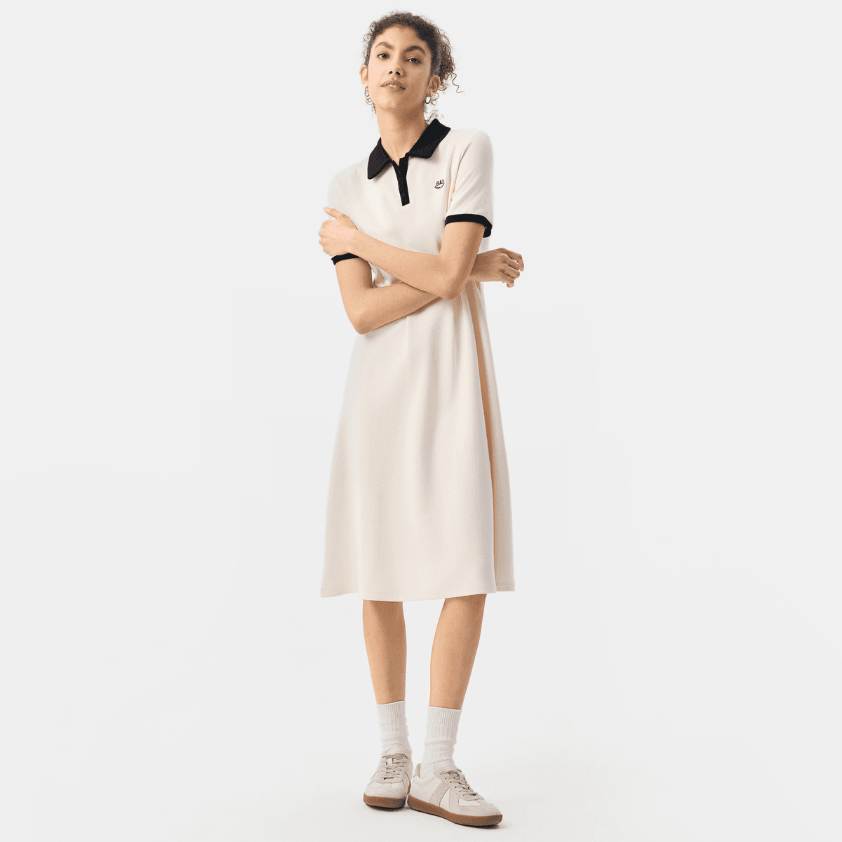 Платье GAP Короткое платье с короткими рукавами для женщин - изображение 3