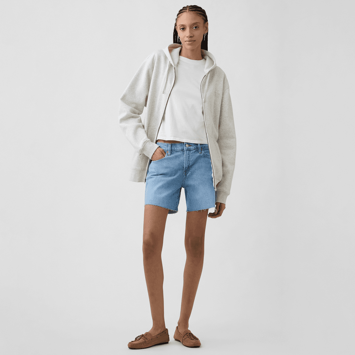 GAP Светло-смытые женские джинсовые шорты - изображение 3