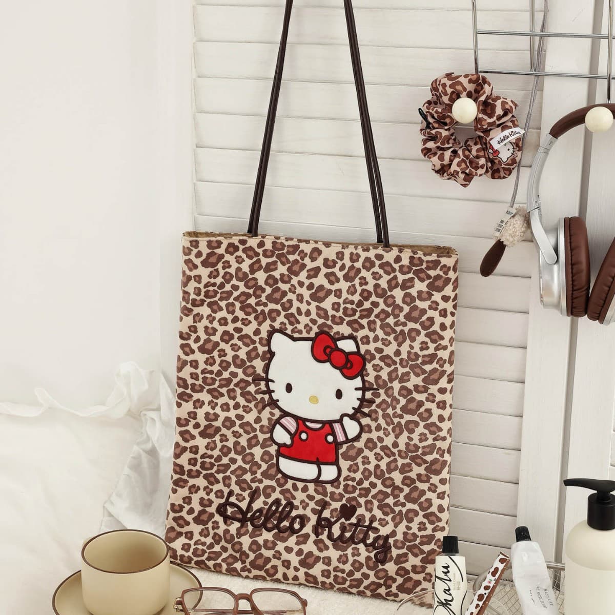 Мини-сумка Санрио Hello Kitty Полиэстеровая Сумка через плечо Стандартная Женская Кофейного цвета - изображение 4