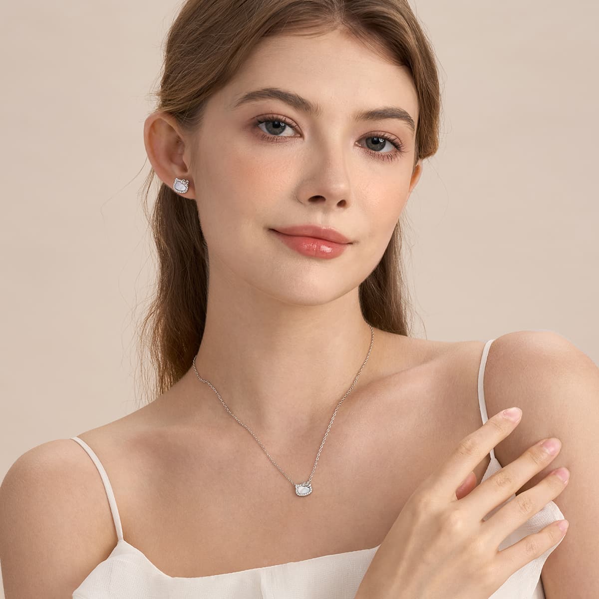 Серьги Sanrio Hello Kitty Серьги-гвоздики с синтетическим кубическим цирконием Женские - изображение 5