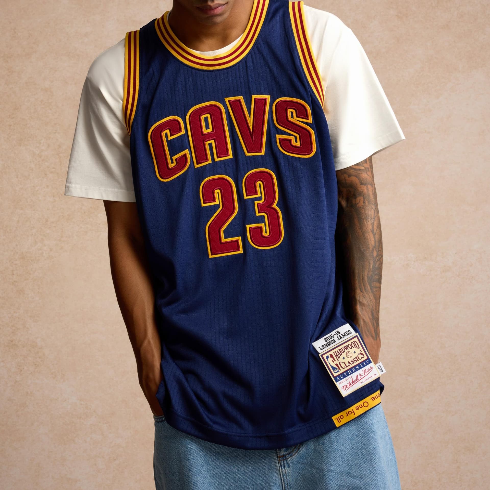 Баскетбольная майка Mitchell Ness NBAAU 15-16 23 - изображение 6