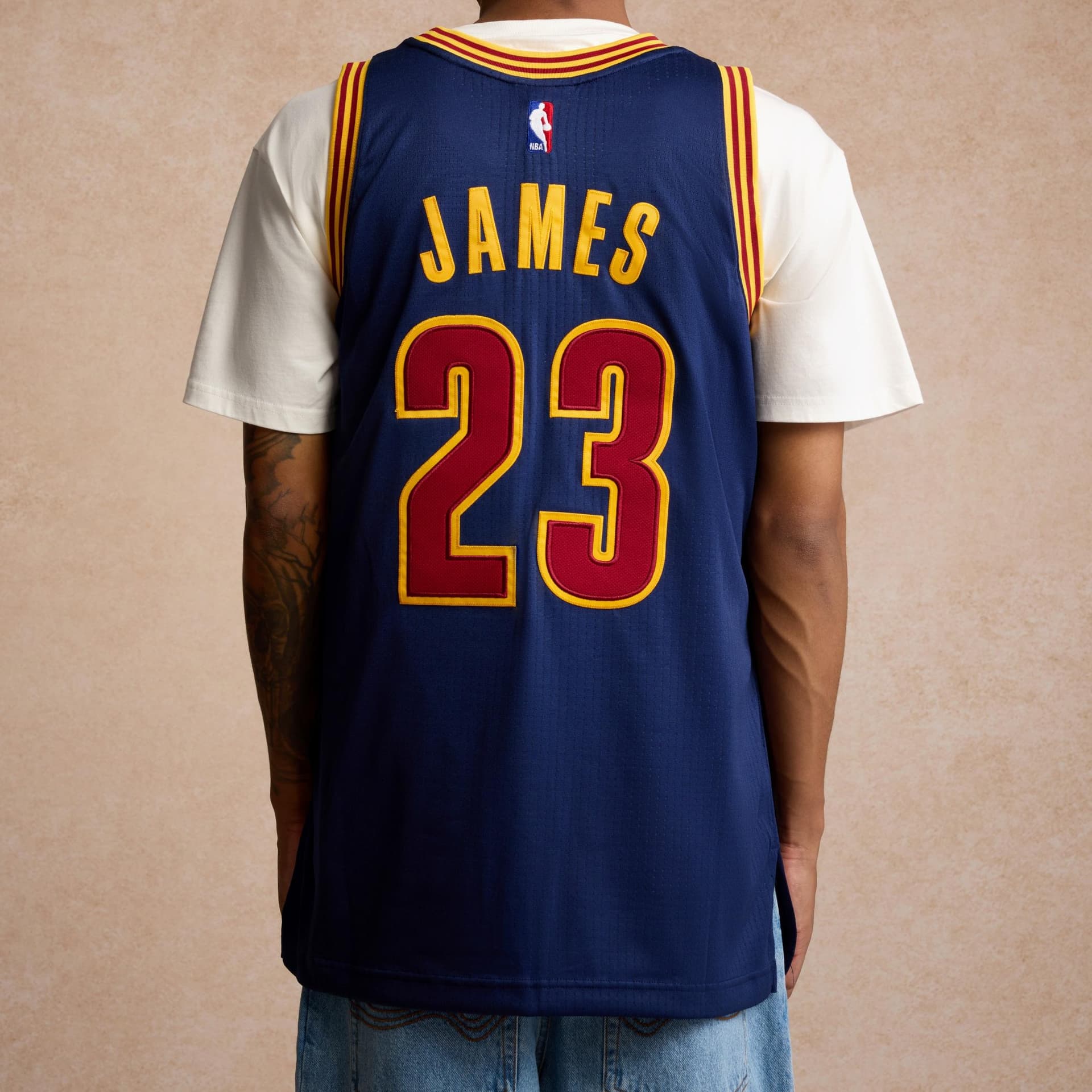 Баскетбольная майка Mitchell Ness NBAAU 15-16 23 - изображение 7
